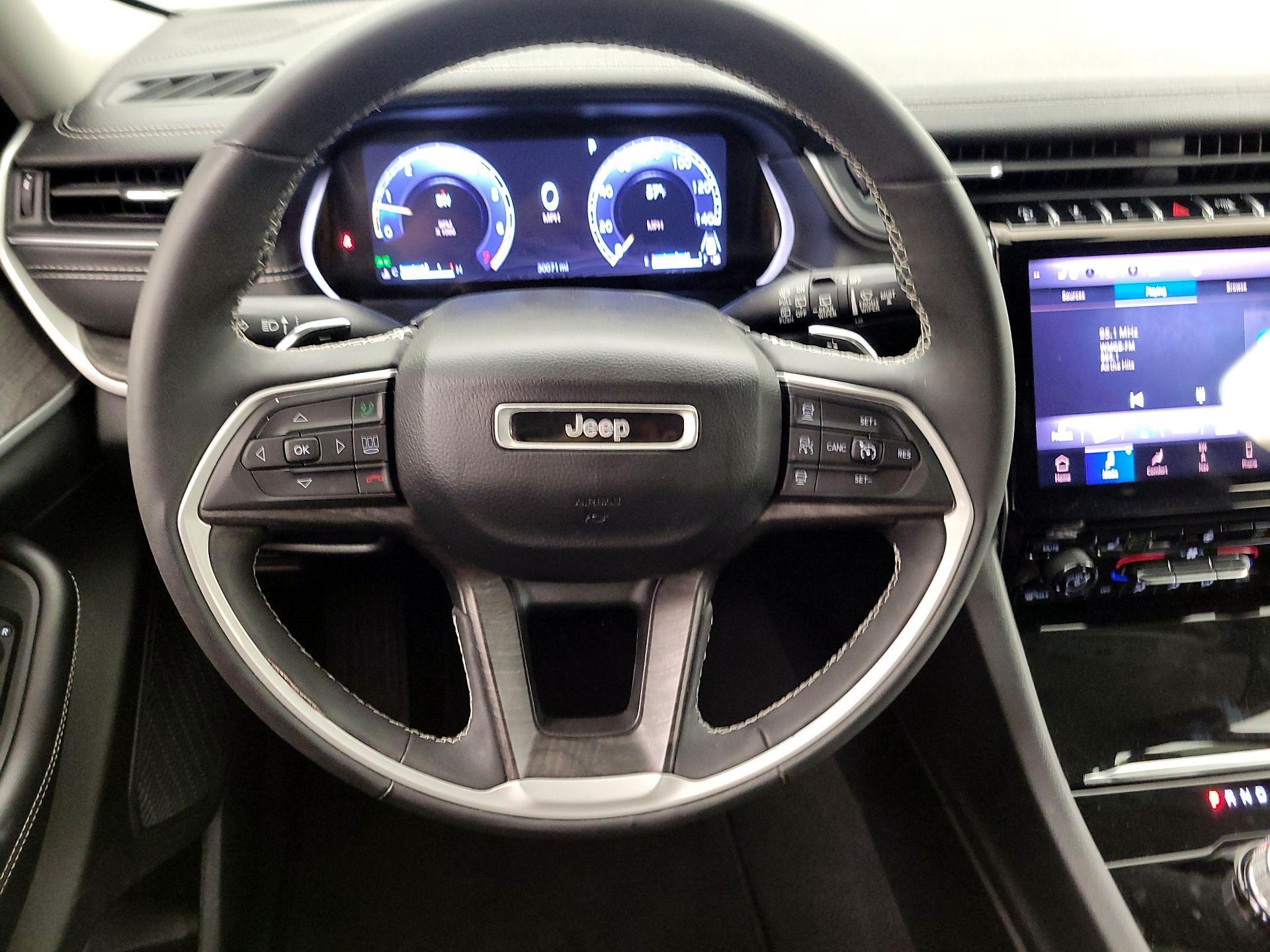 Thumbnail: 2023 Jeep Grand Cherokee - 10