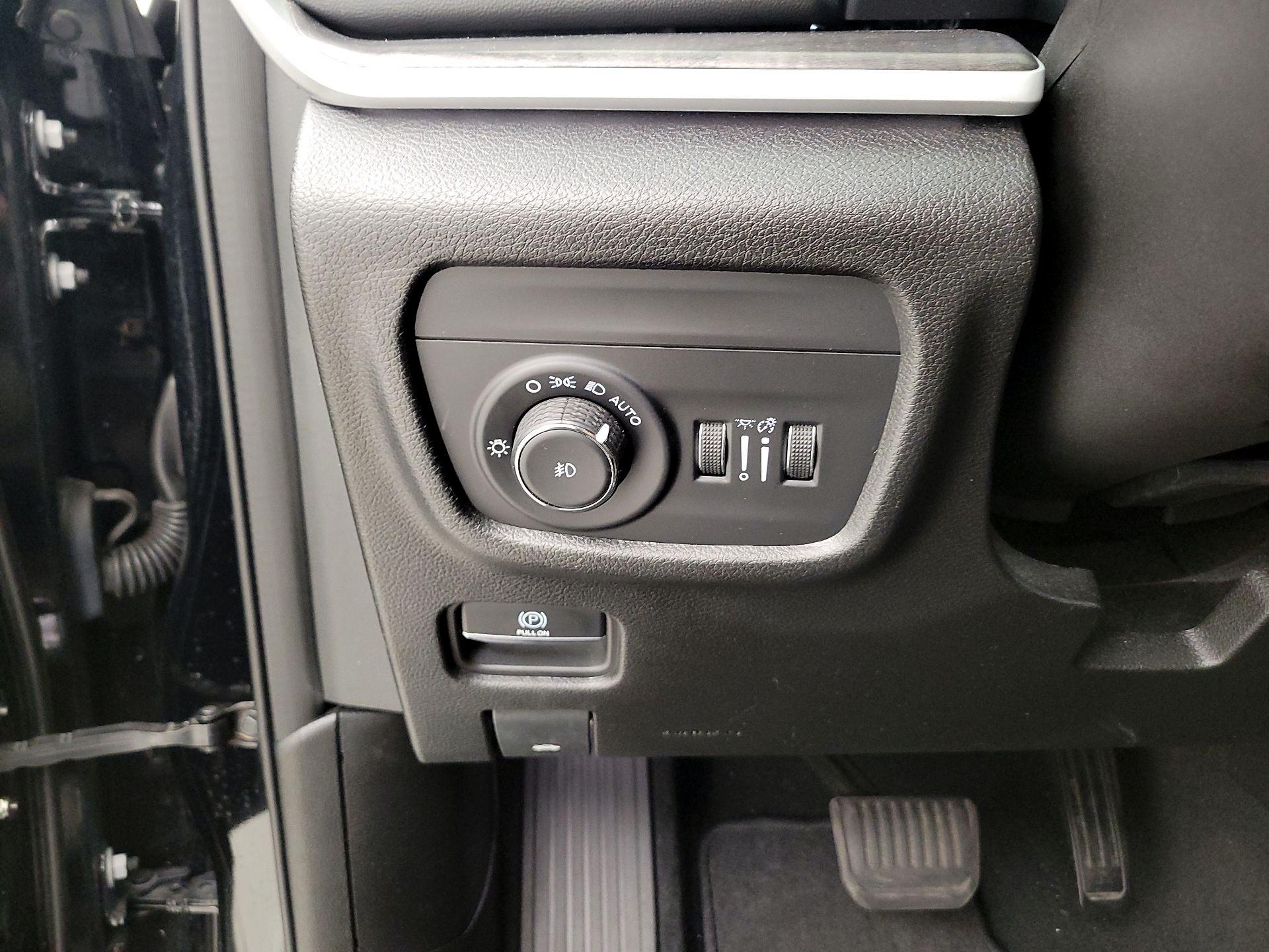 Thumbnail: 2023 Jeep Grand Cherokee - 13