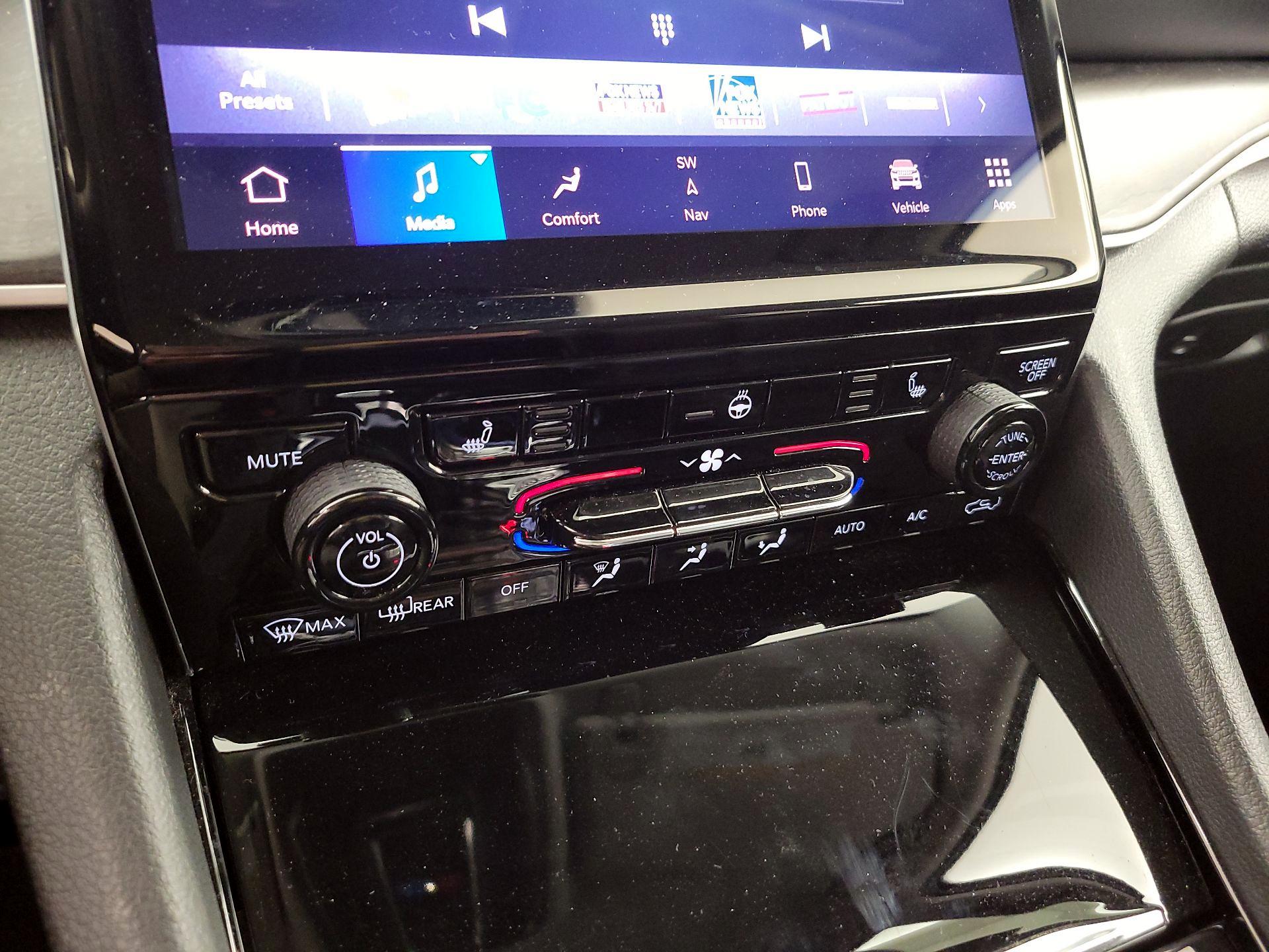 Thumbnail: 2023 Jeep Grand Cherokee - 17