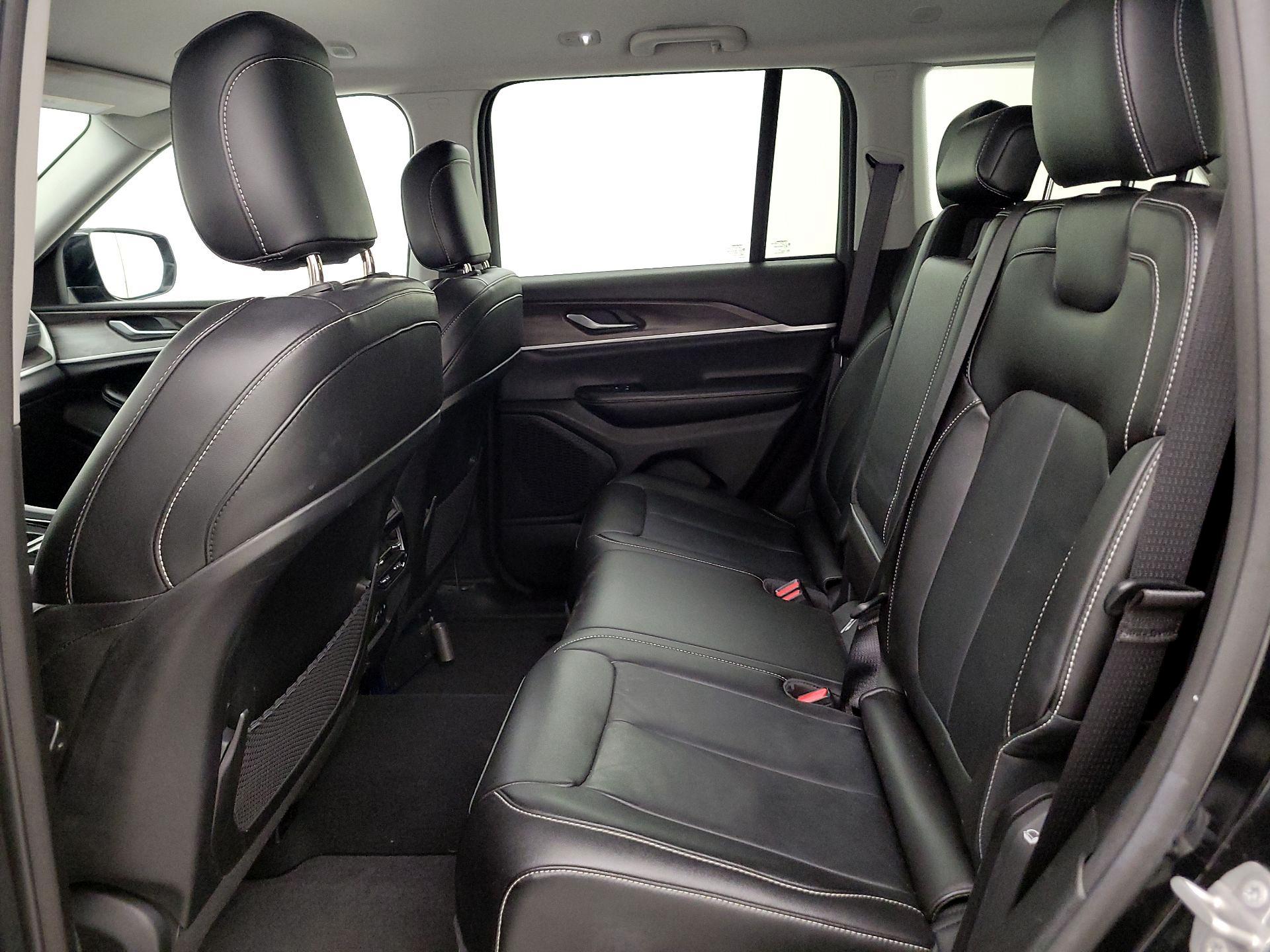 Thumbnail: 2023 Jeep Grand Cherokee - 20