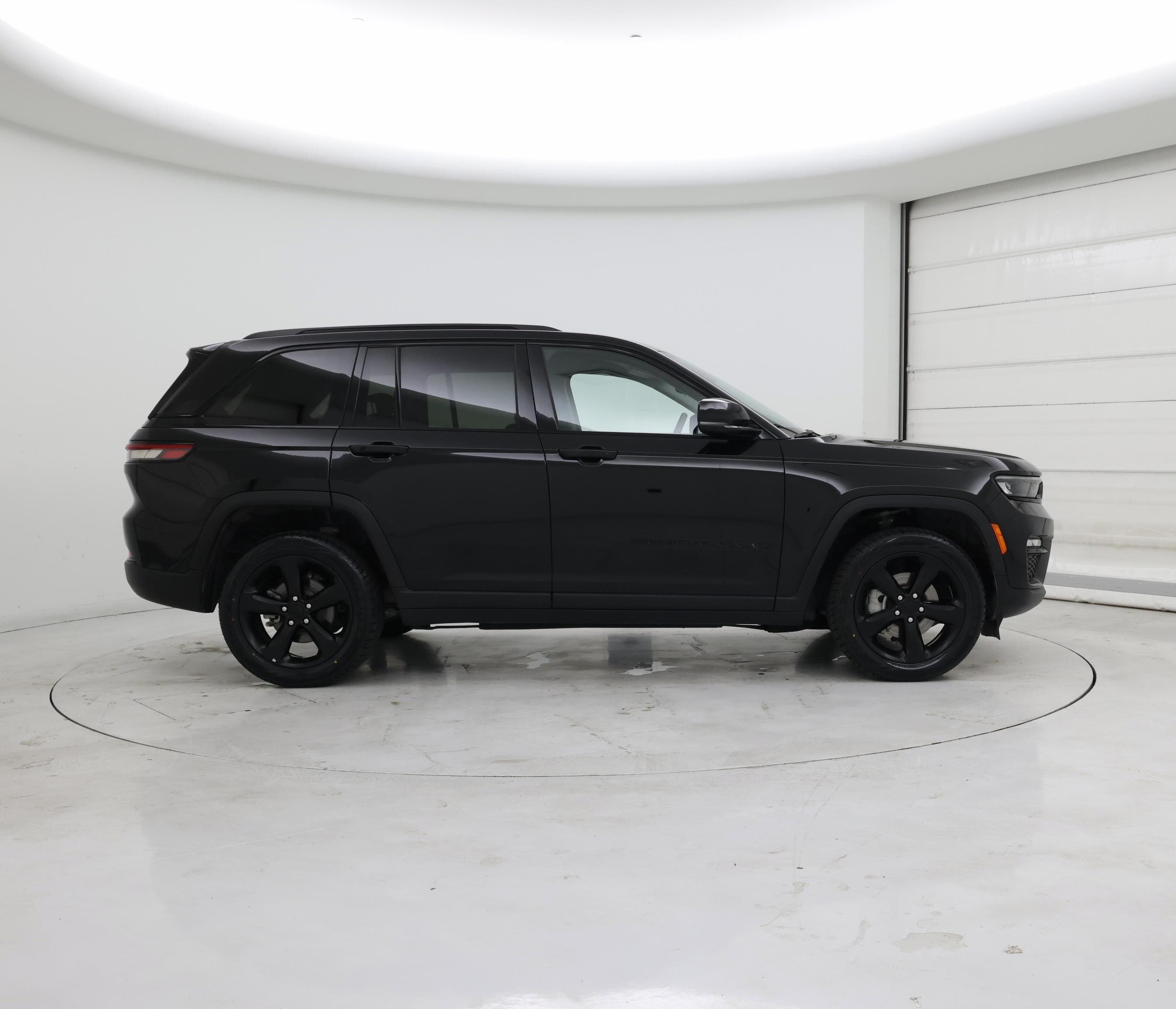 Thumbnail: 2023 Jeep Grand Cherokee - 7