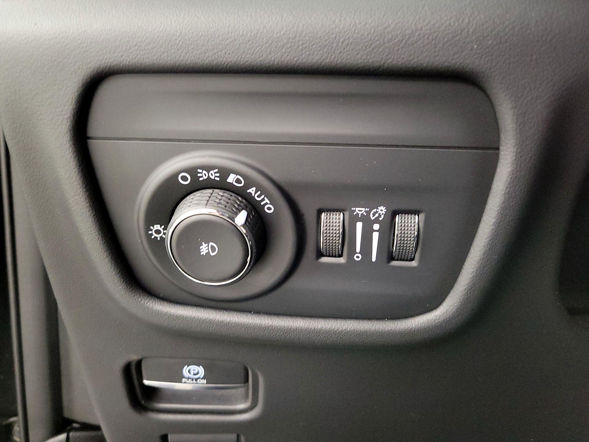 Thumbnail: 2022 Jeep Grand Cherokee - 13