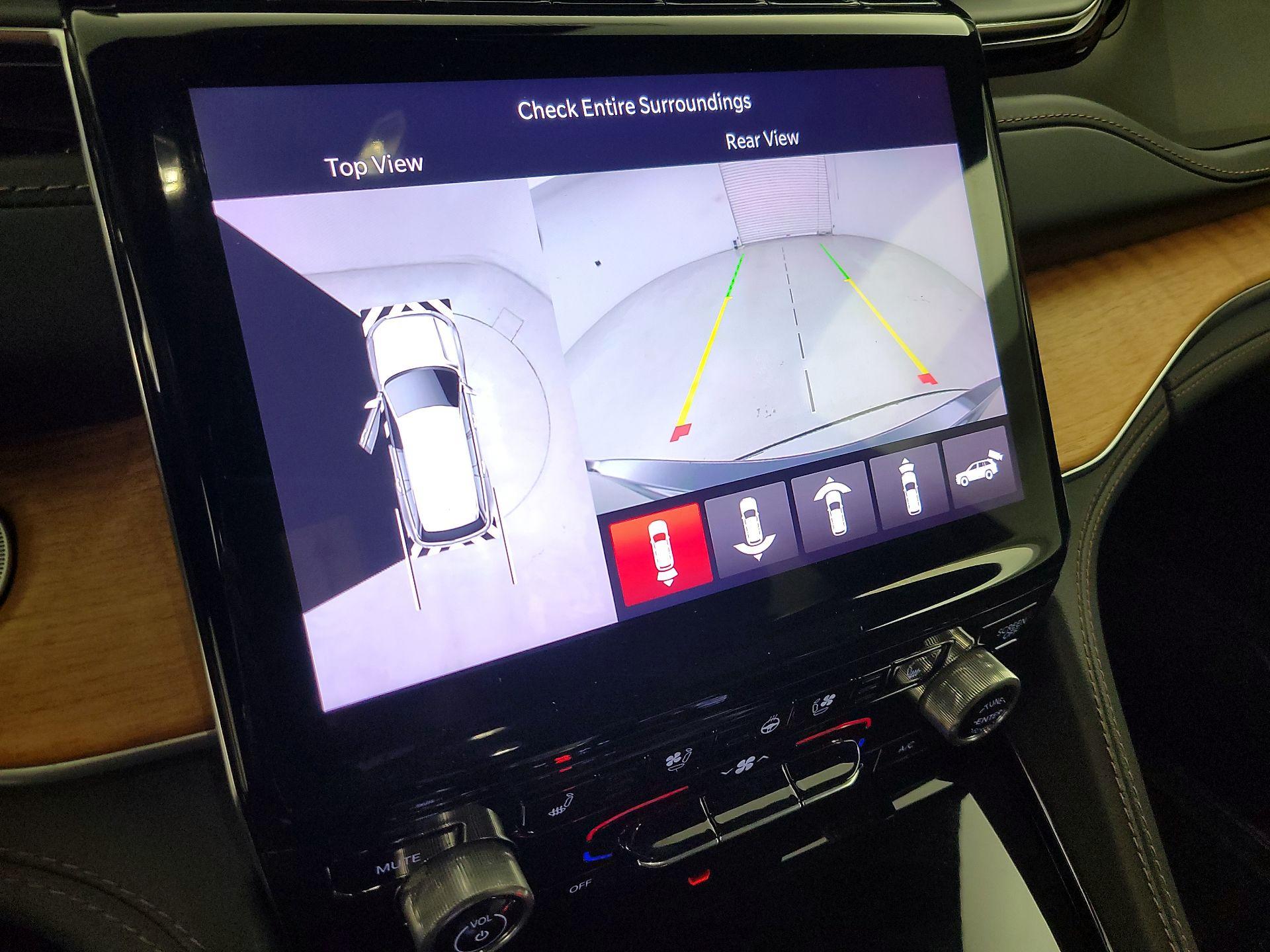 Thumbnail: 2022 Jeep Grand Cherokee - 15