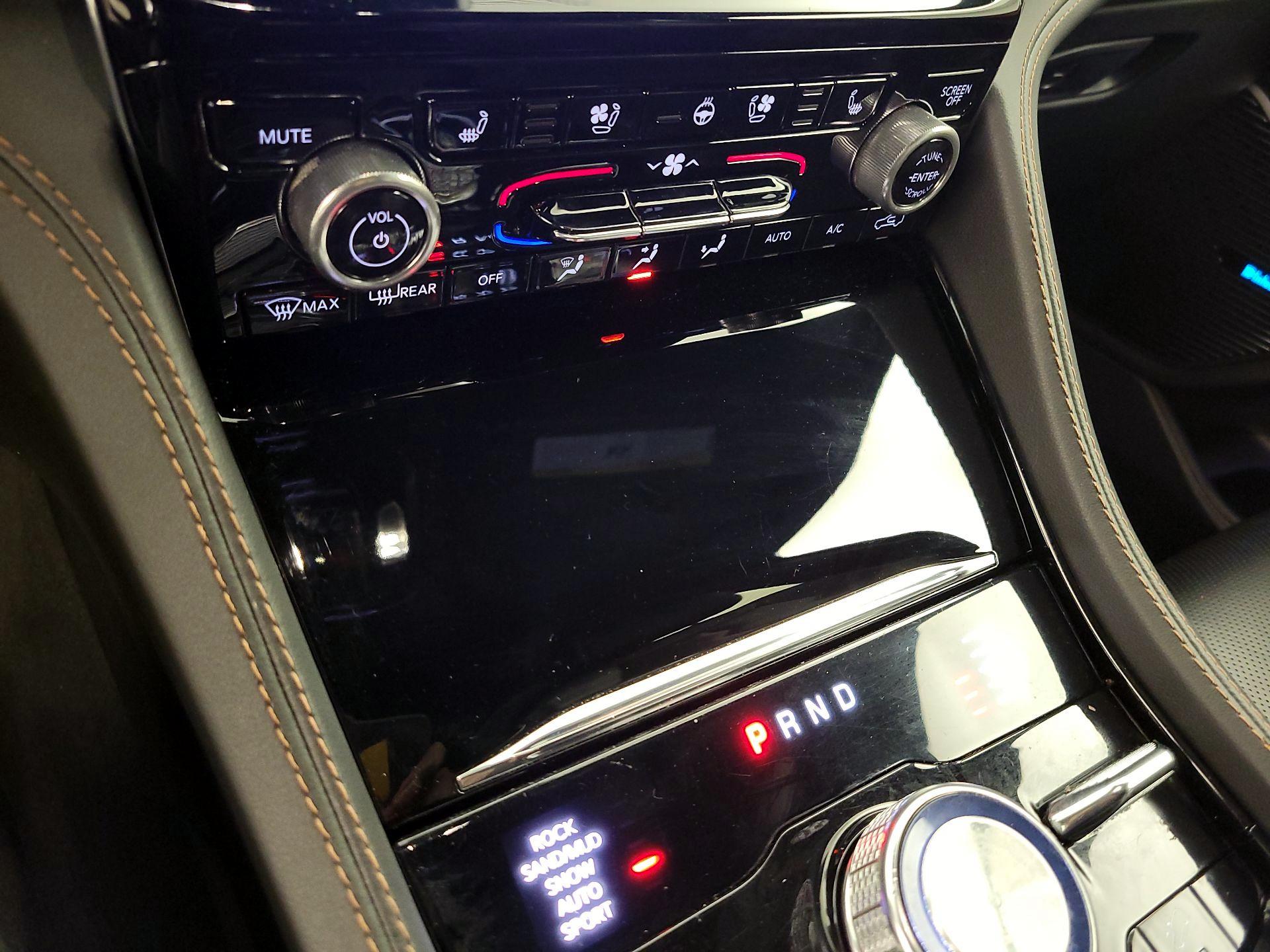 Thumbnail: 2022 Jeep Grand Cherokee - 17