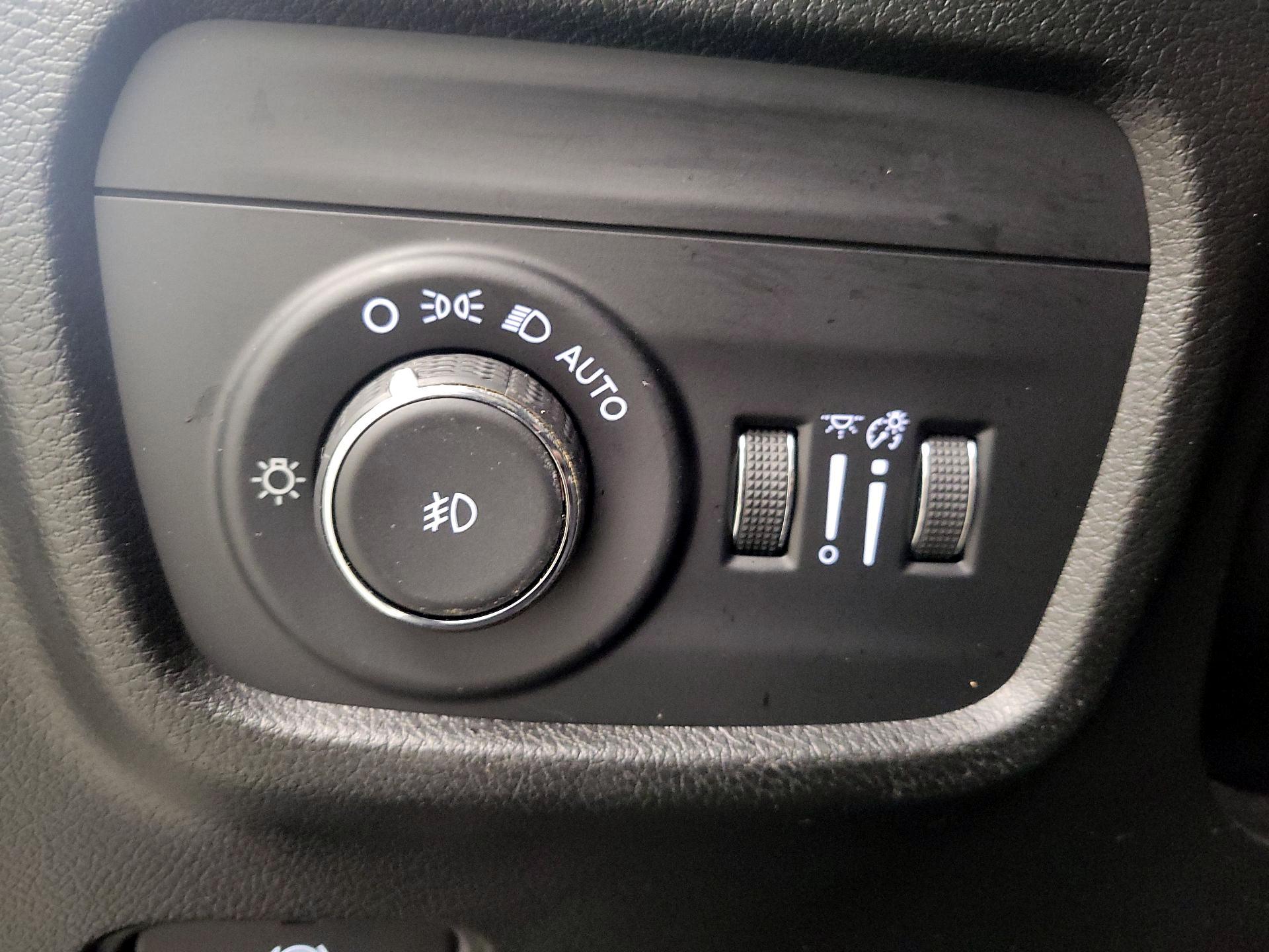 Thumbnail: 2023 Jeep Grand Cherokee - 11