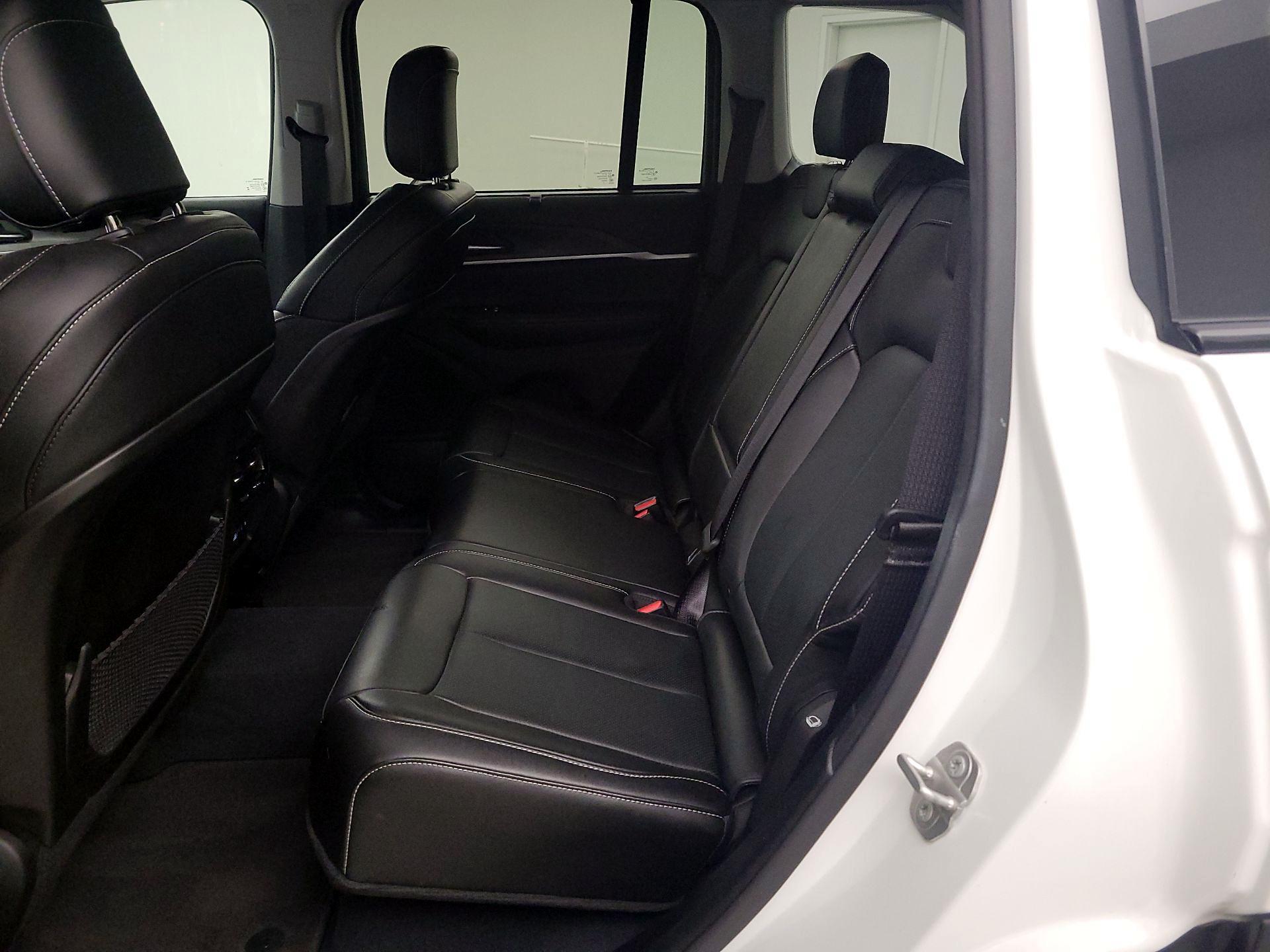 Thumbnail: 2023 Jeep Grand Cherokee - 18