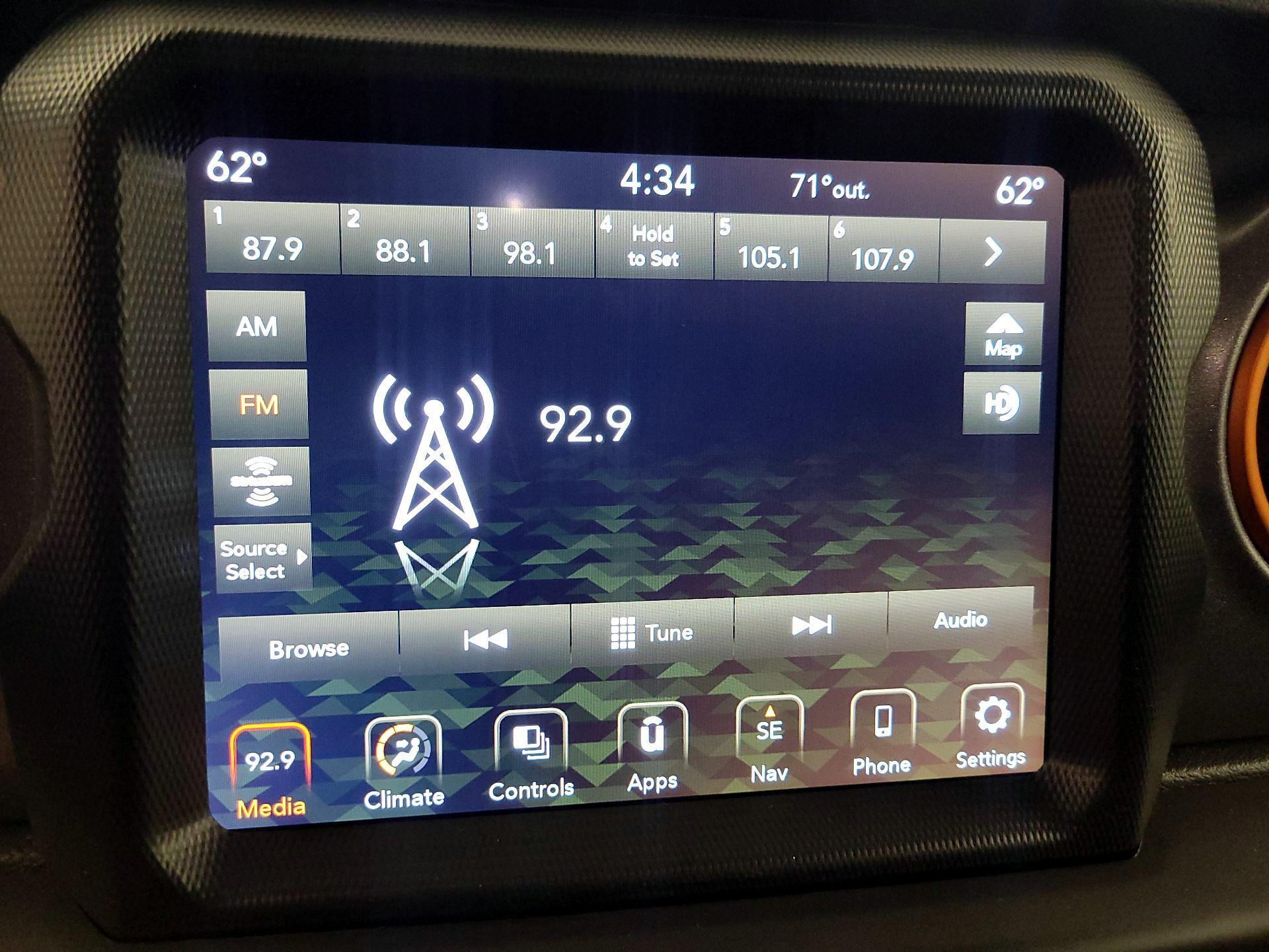 Thumbnail: 2021 Jeep Gladiator - 16