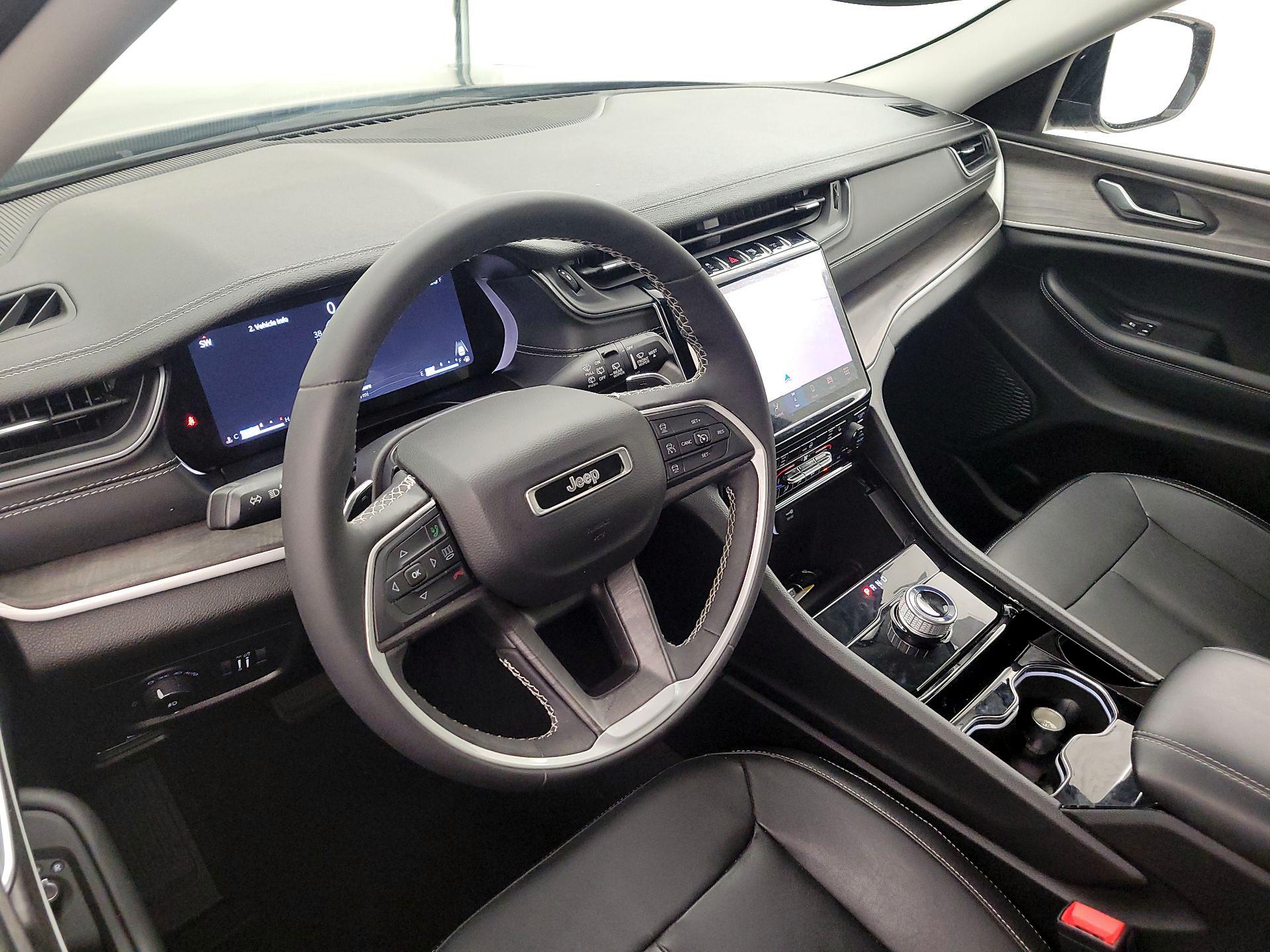 Thumbnail: 2023 Jeep Grand Cherokee - 9