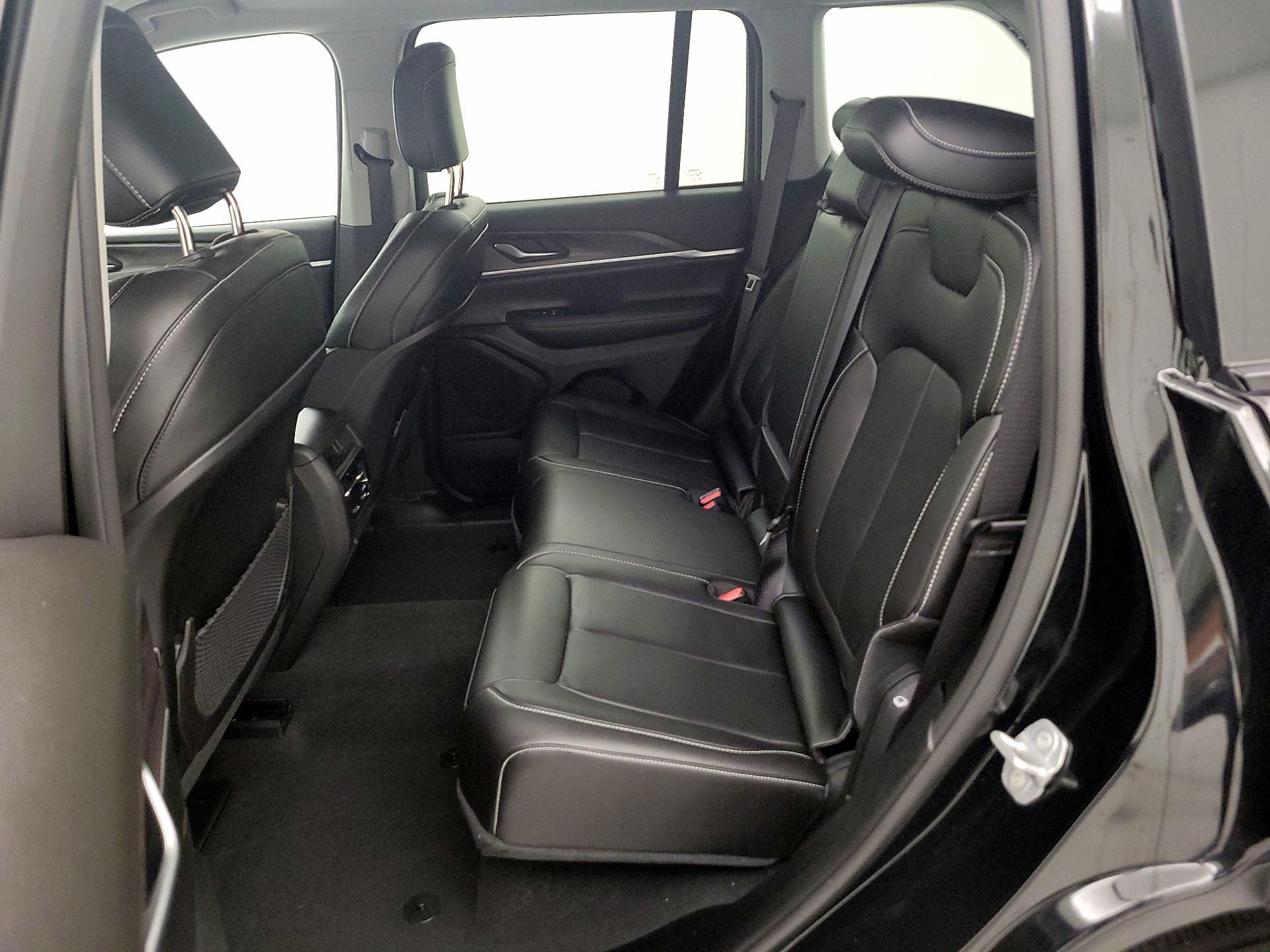 Thumbnail: 2023 Jeep Grand Cherokee - 20