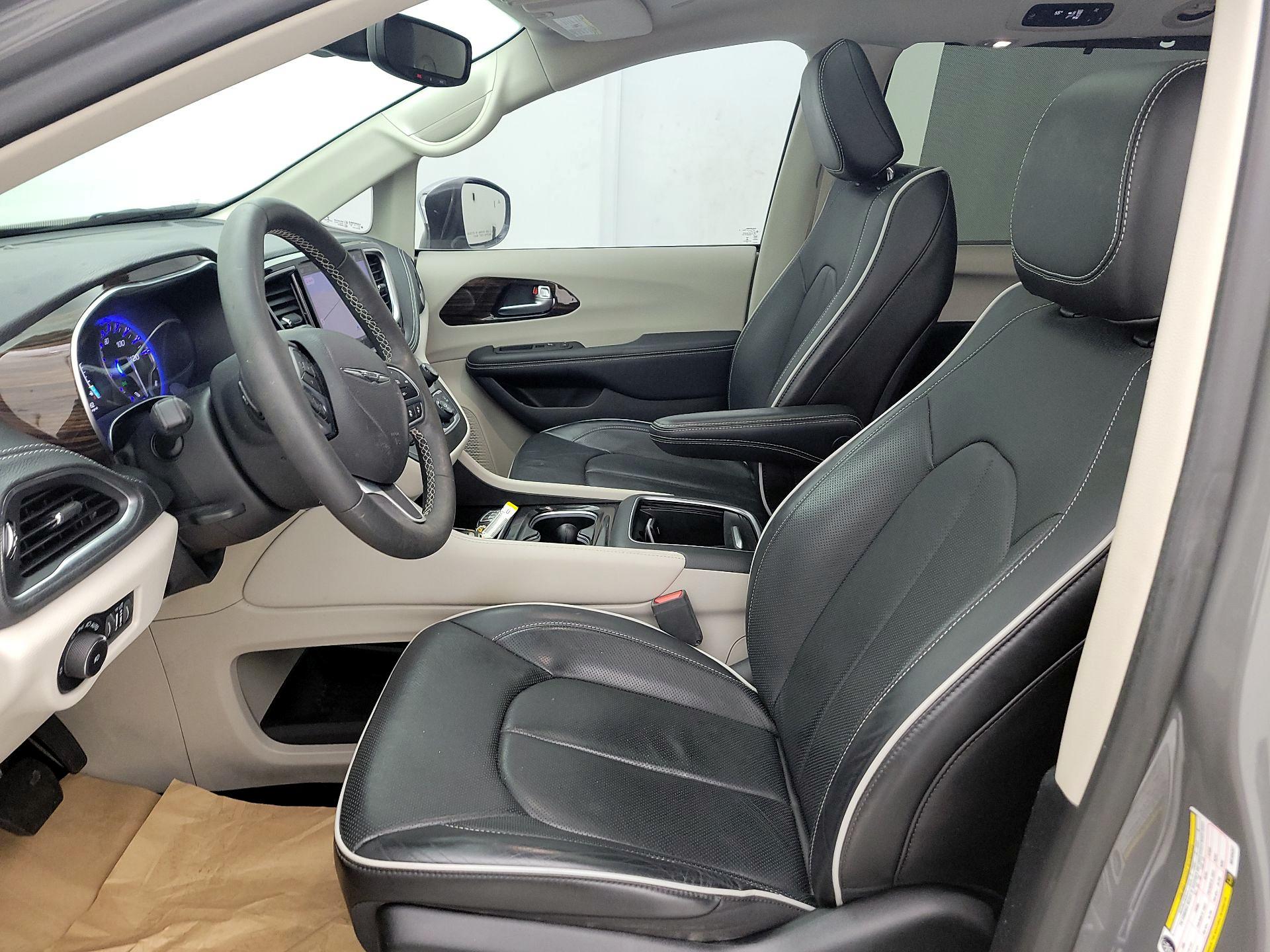 Thumbnail: 2022 Chrysler Pacifica - 11