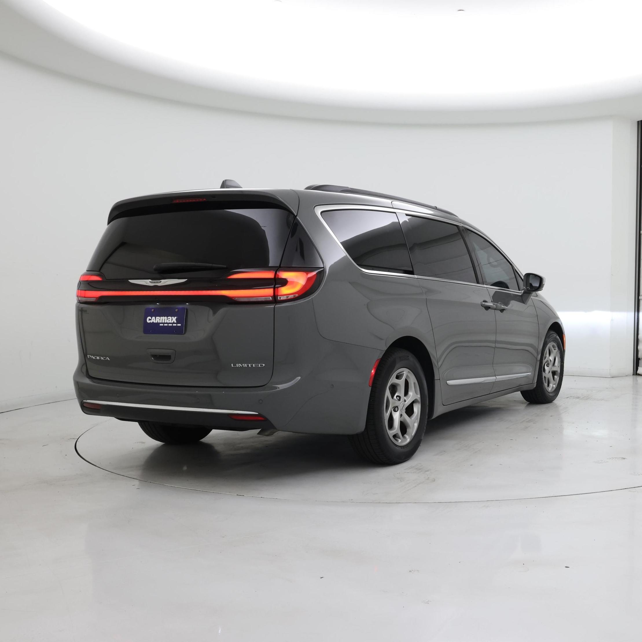 Thumbnail: 2022 Chrysler Pacifica - 8