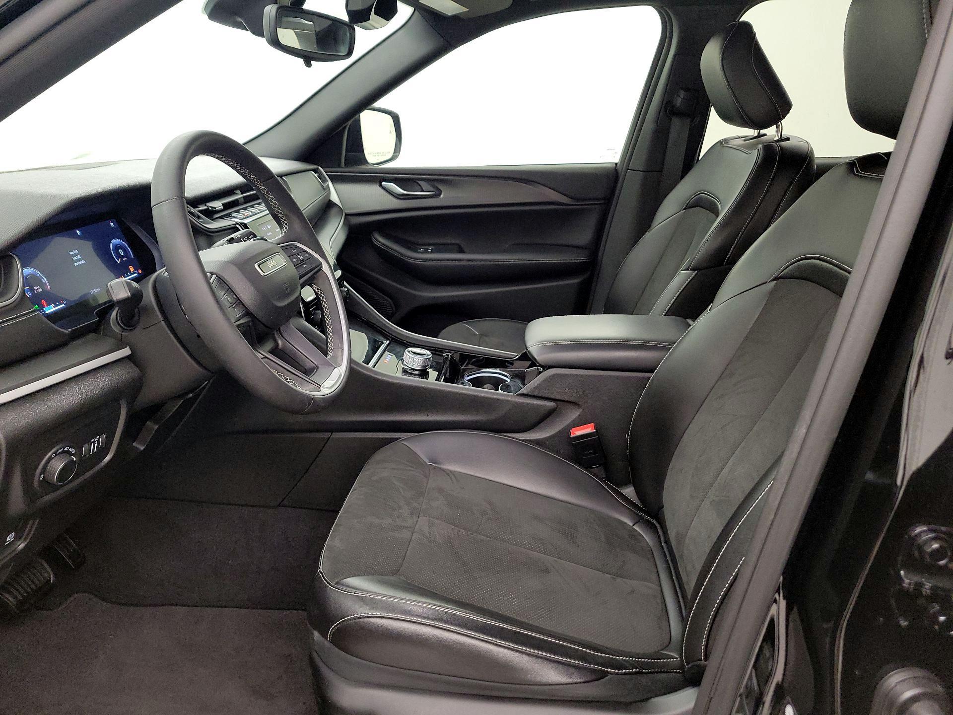 Thumbnail: 2023 Jeep Grand Cherokee - 11