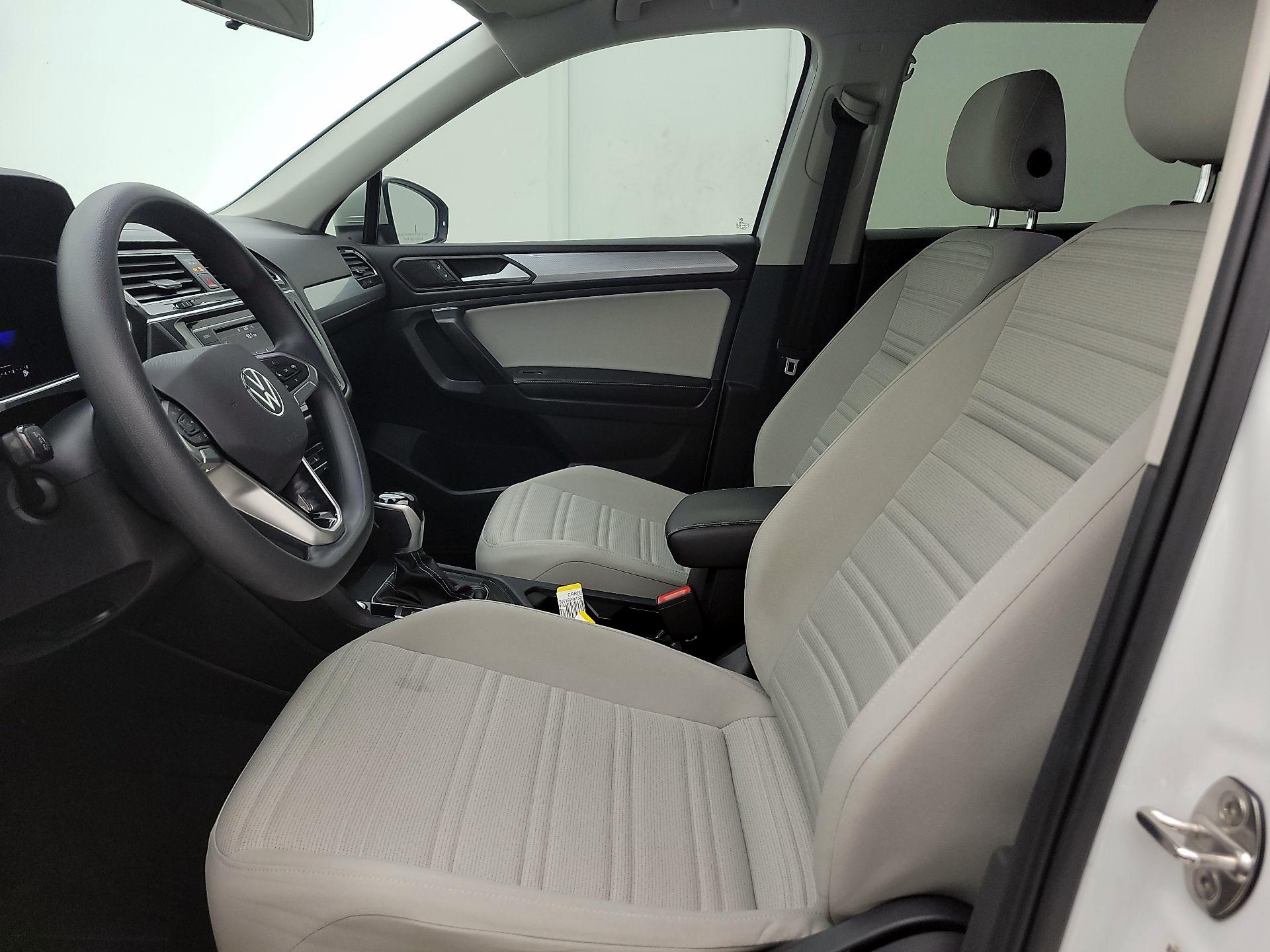 Thumbnail: 2022 Volkswagen Tiguan - 11