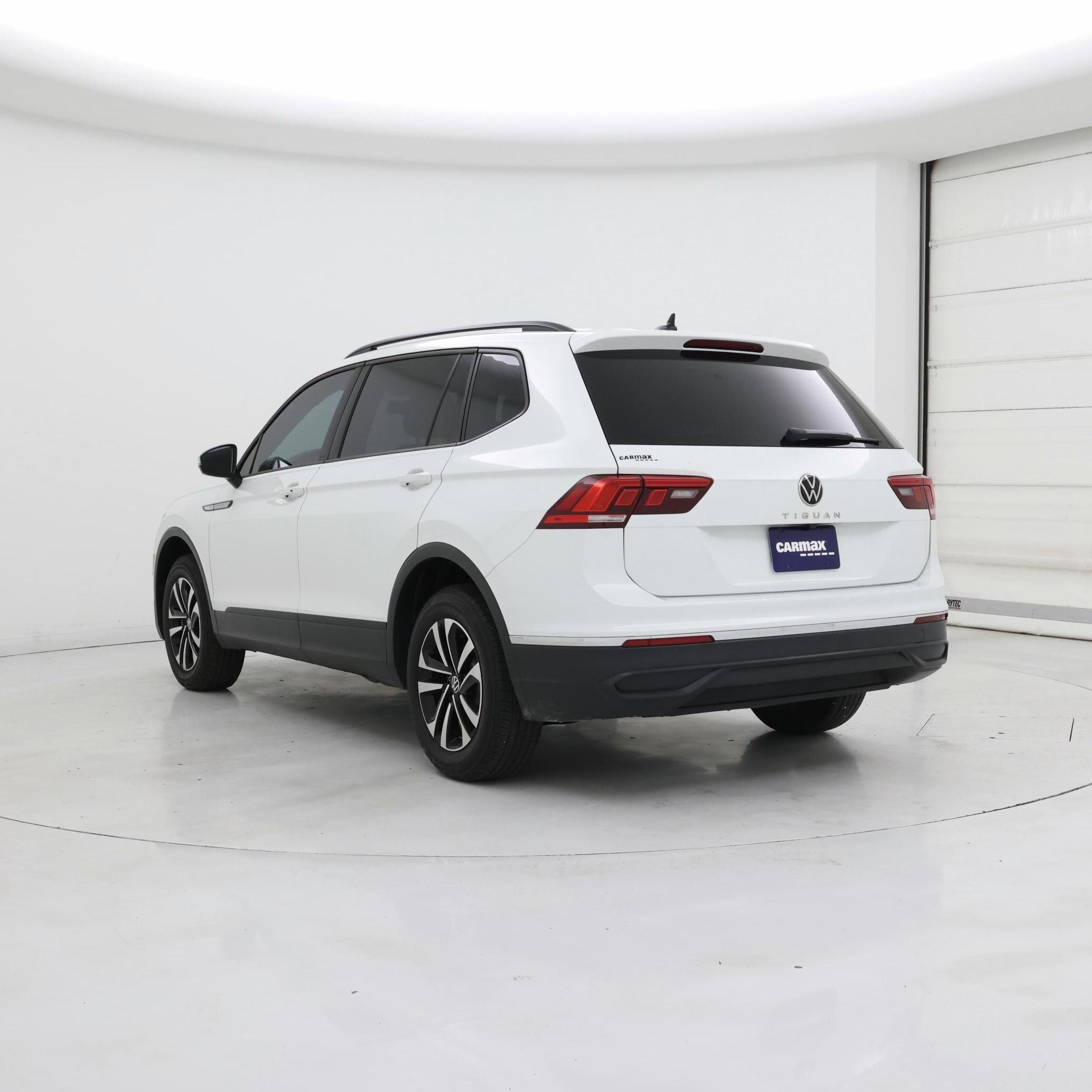 Thumbnail: 2022 Volkswagen Tiguan - 2