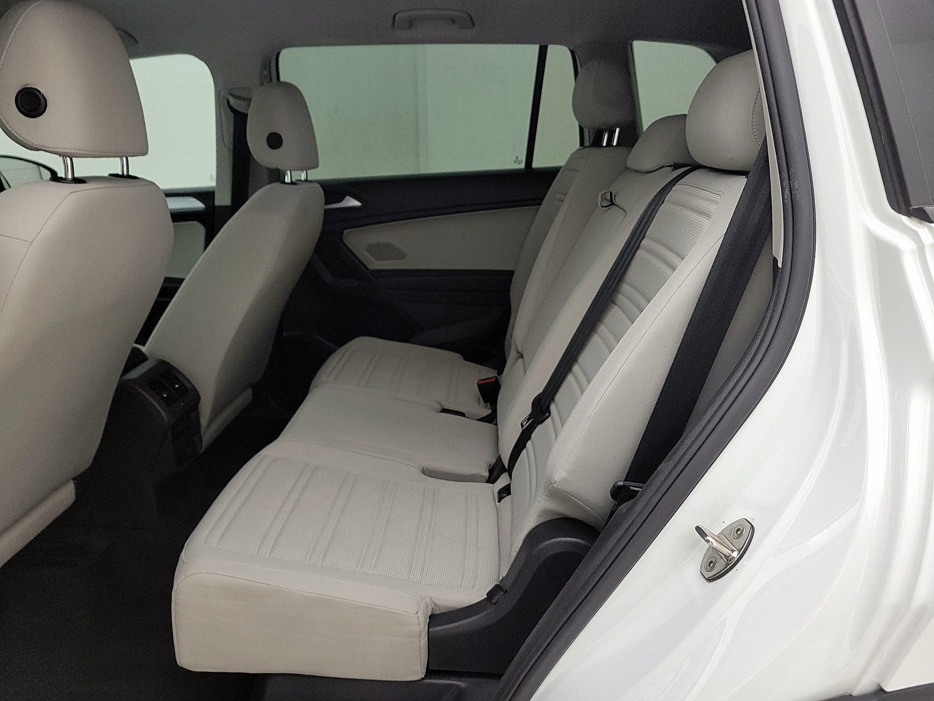 Thumbnail: 2022 Volkswagen Tiguan - 19