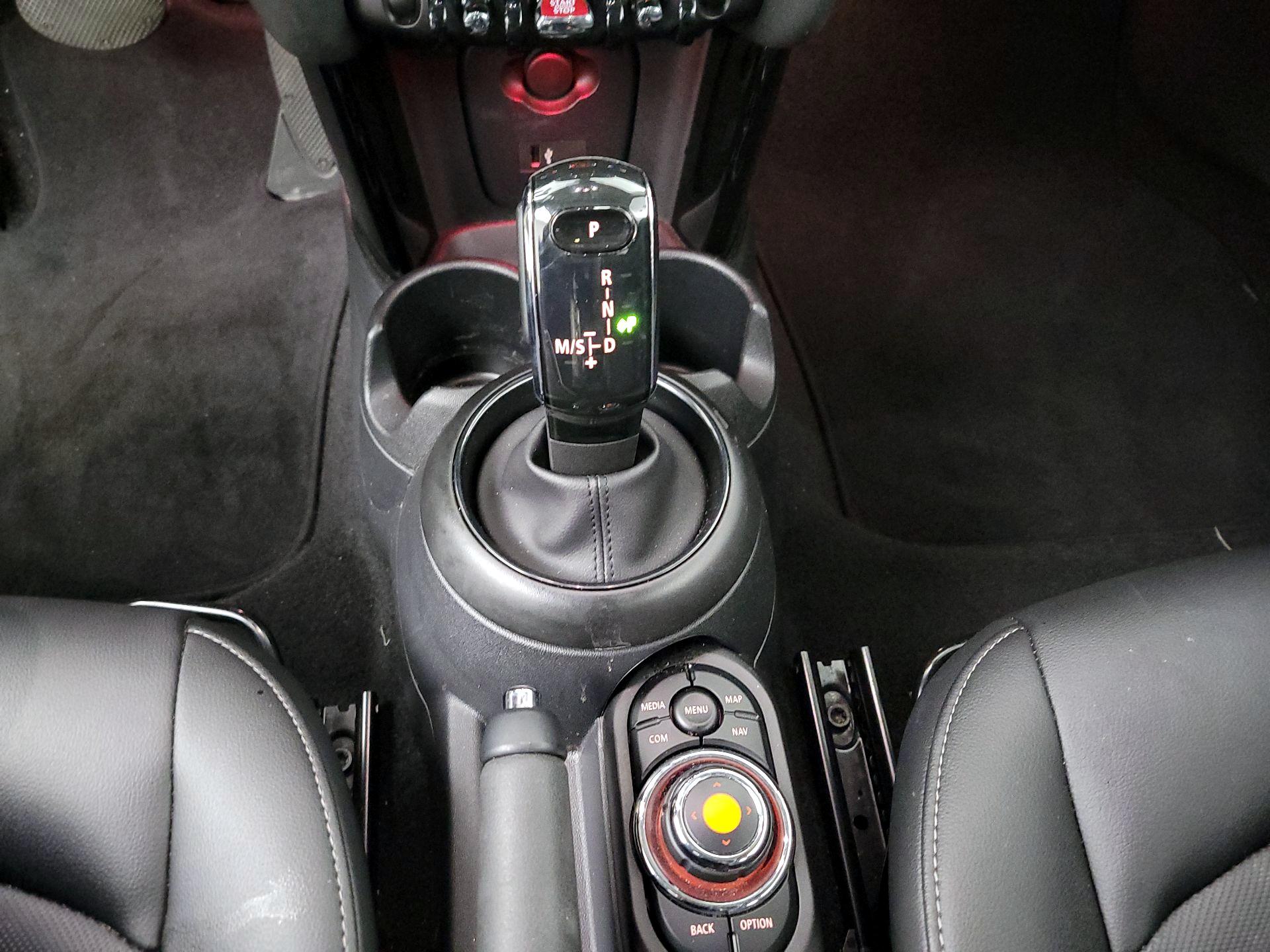 Thumbnail: 2021 MINI Cooper Hardtop - 17