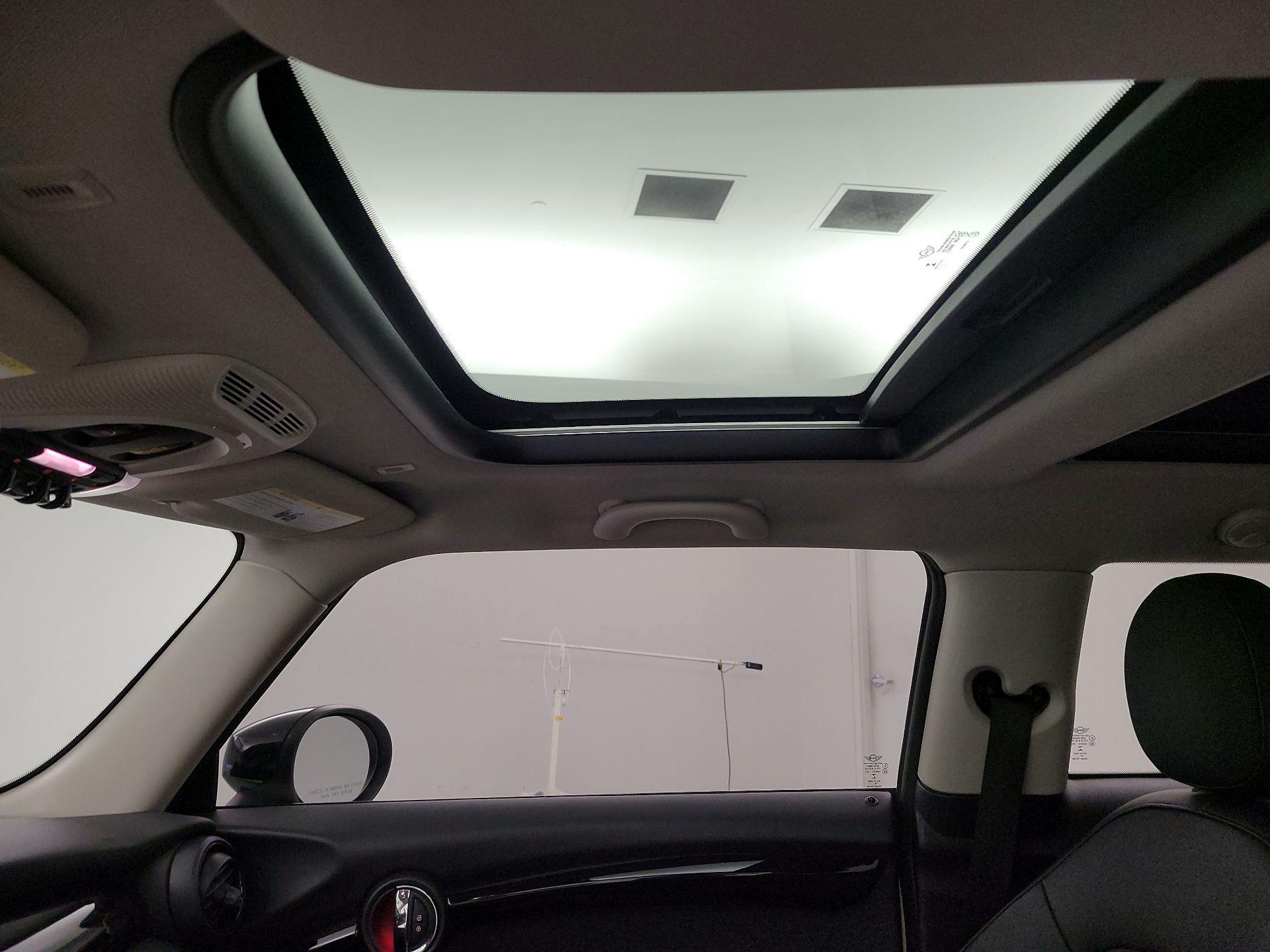 Thumbnail: 2021 MINI Cooper Hardtop - 19