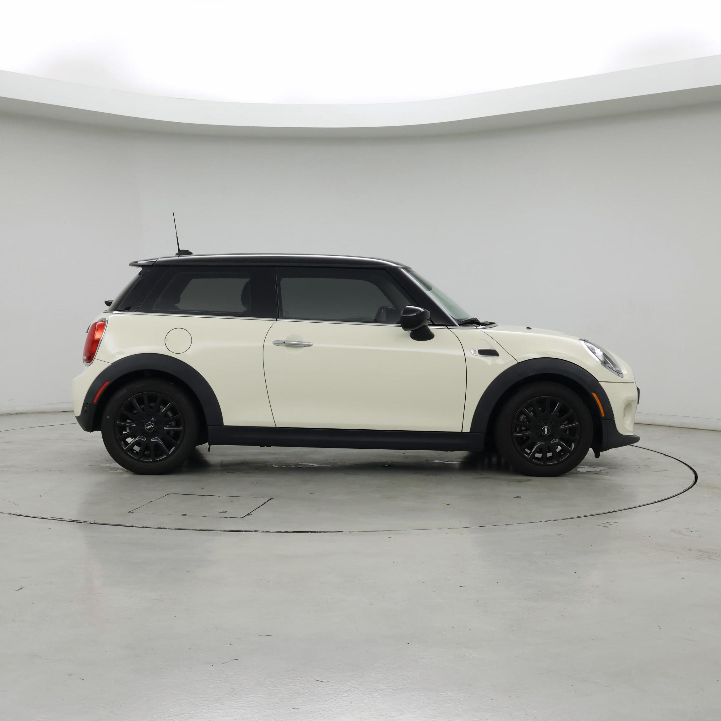 Thumbnail: 2021 MINI Cooper Hardtop - 7