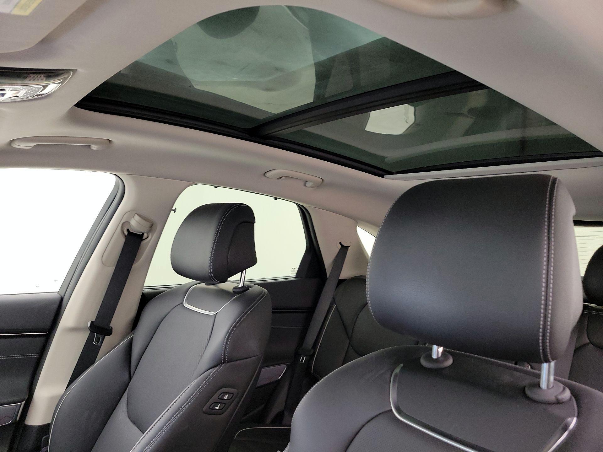 Thumbnail: 2023 Genesis GV70 - 20