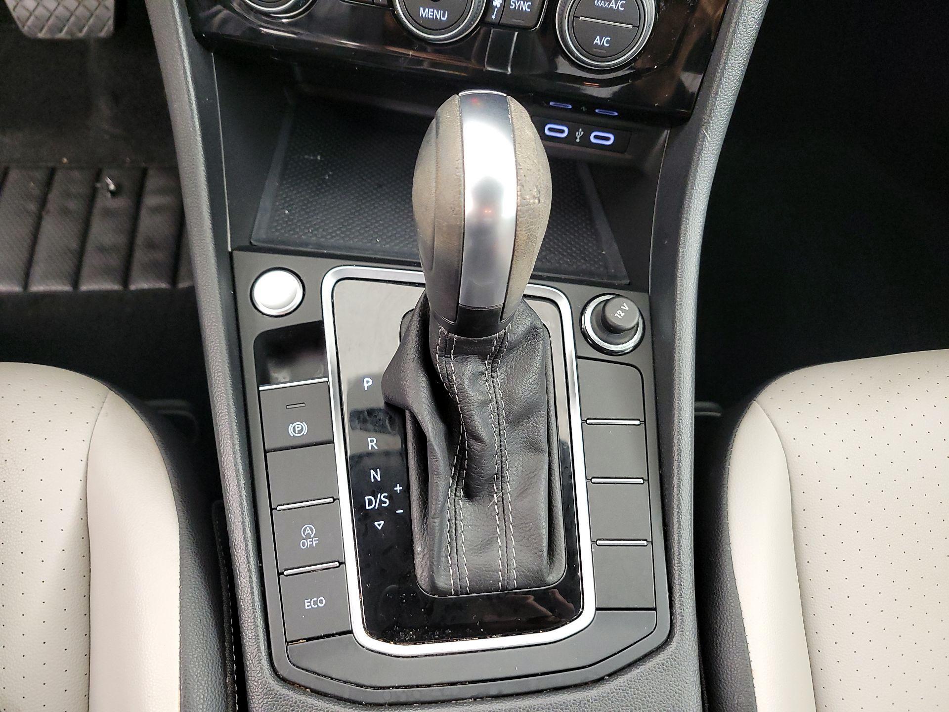 Thumbnail: 2021 Volkswagen Jetta - 17