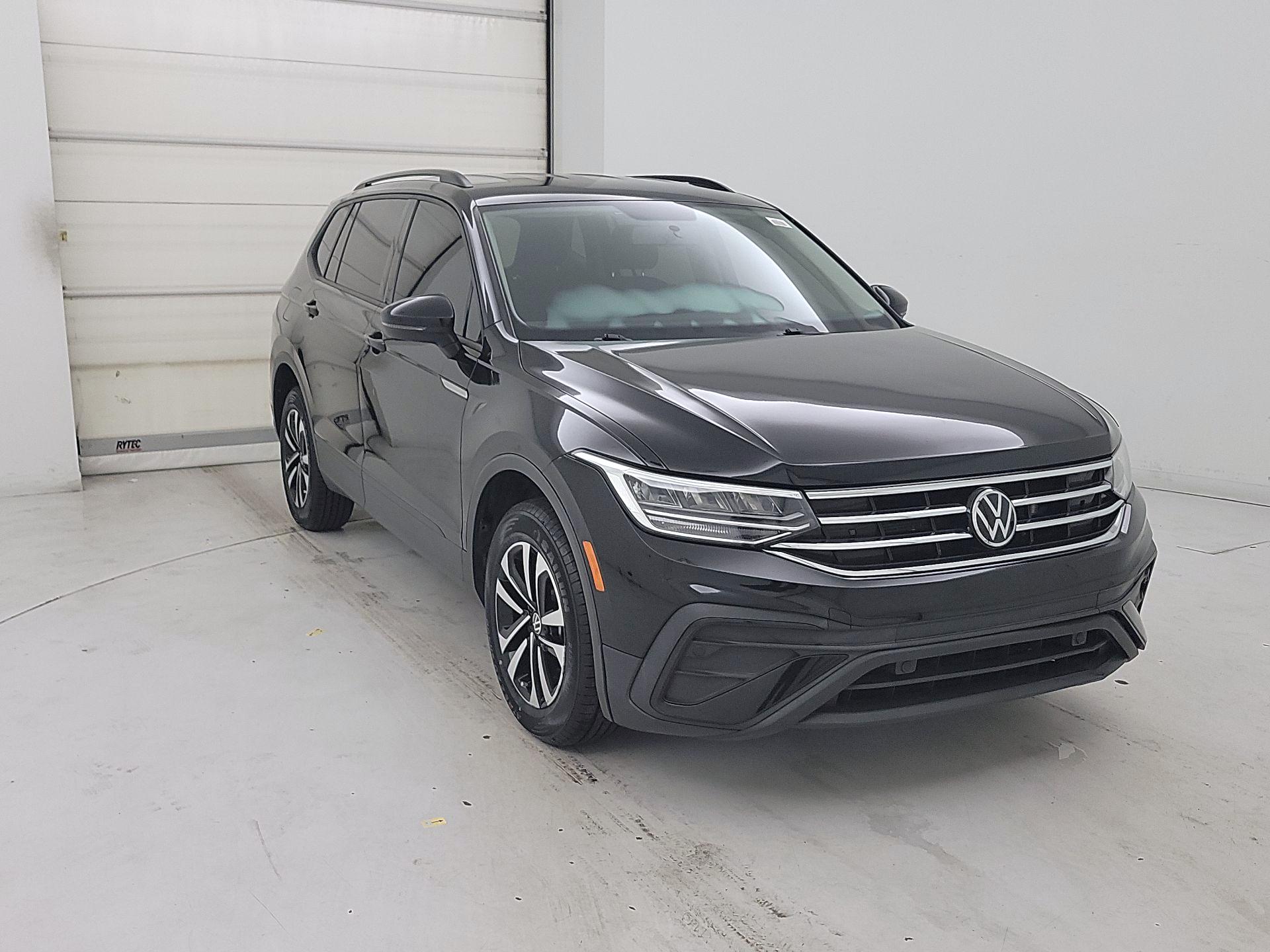 Thumbnail: 2022 Volkswagen Tiguan - 1