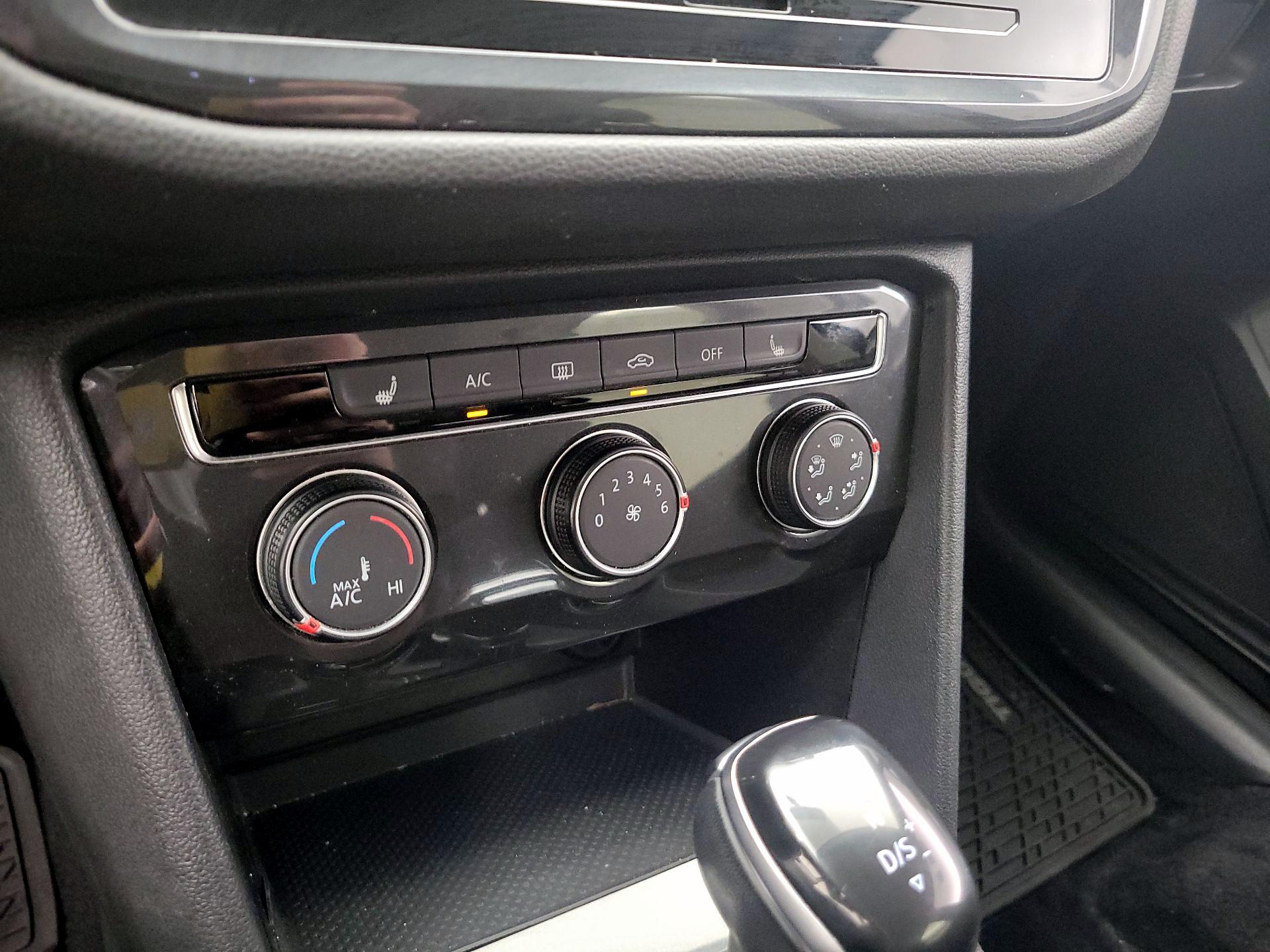 Thumbnail: 2022 Volkswagen Tiguan - 14