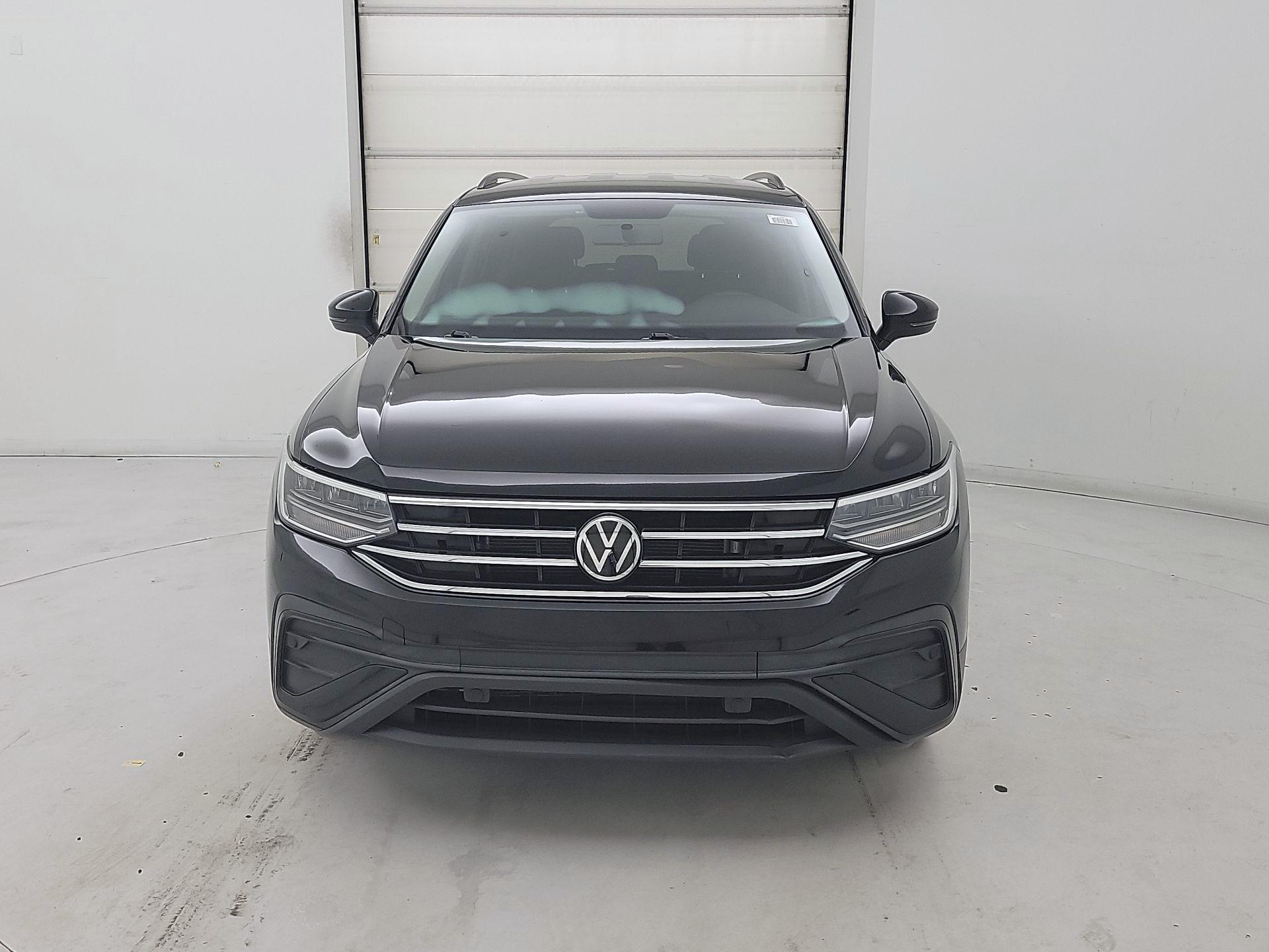 Thumbnail: 2022 Volkswagen Tiguan - 2