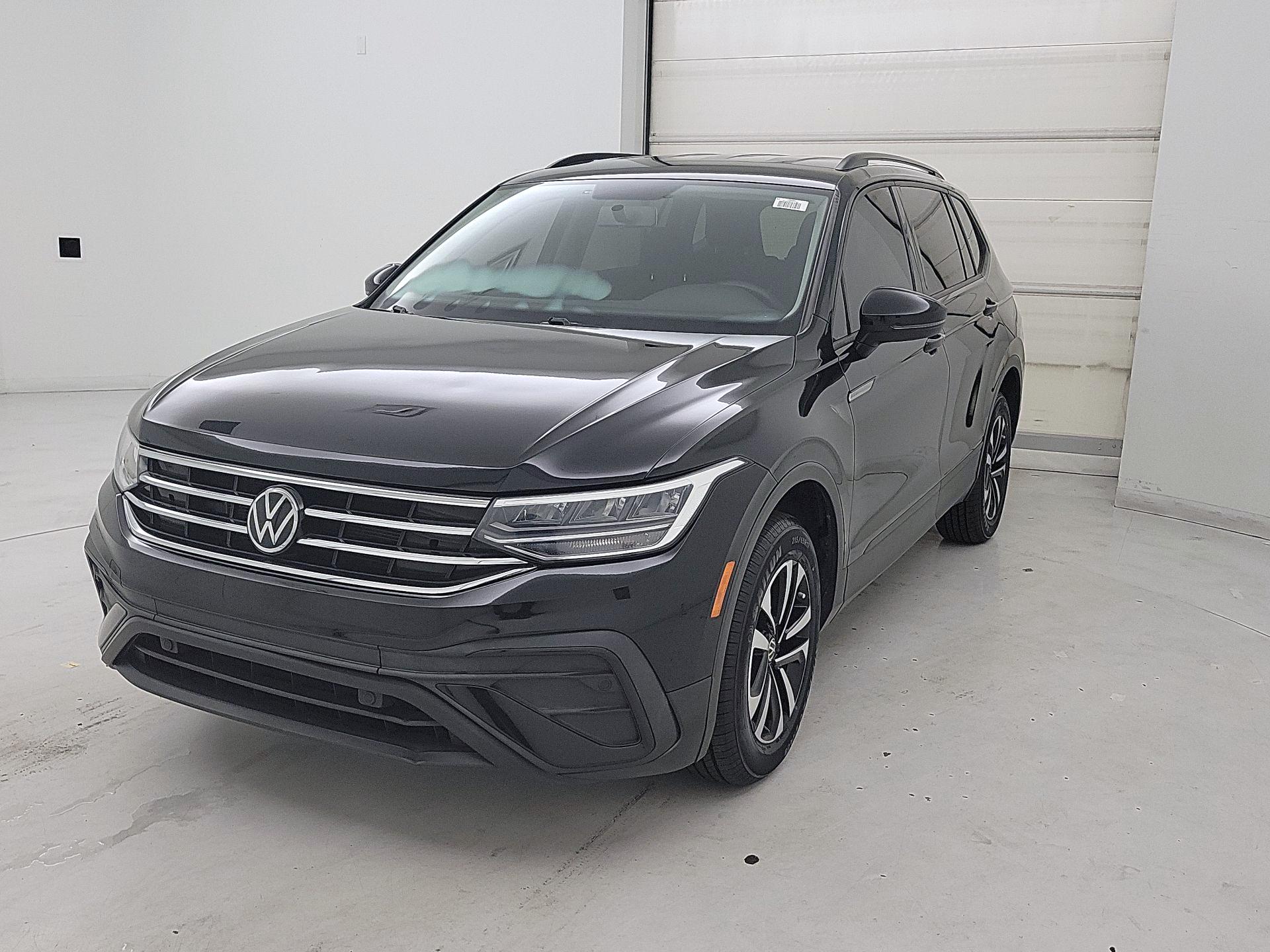 Thumbnail: 2022 Volkswagen Tiguan - 3