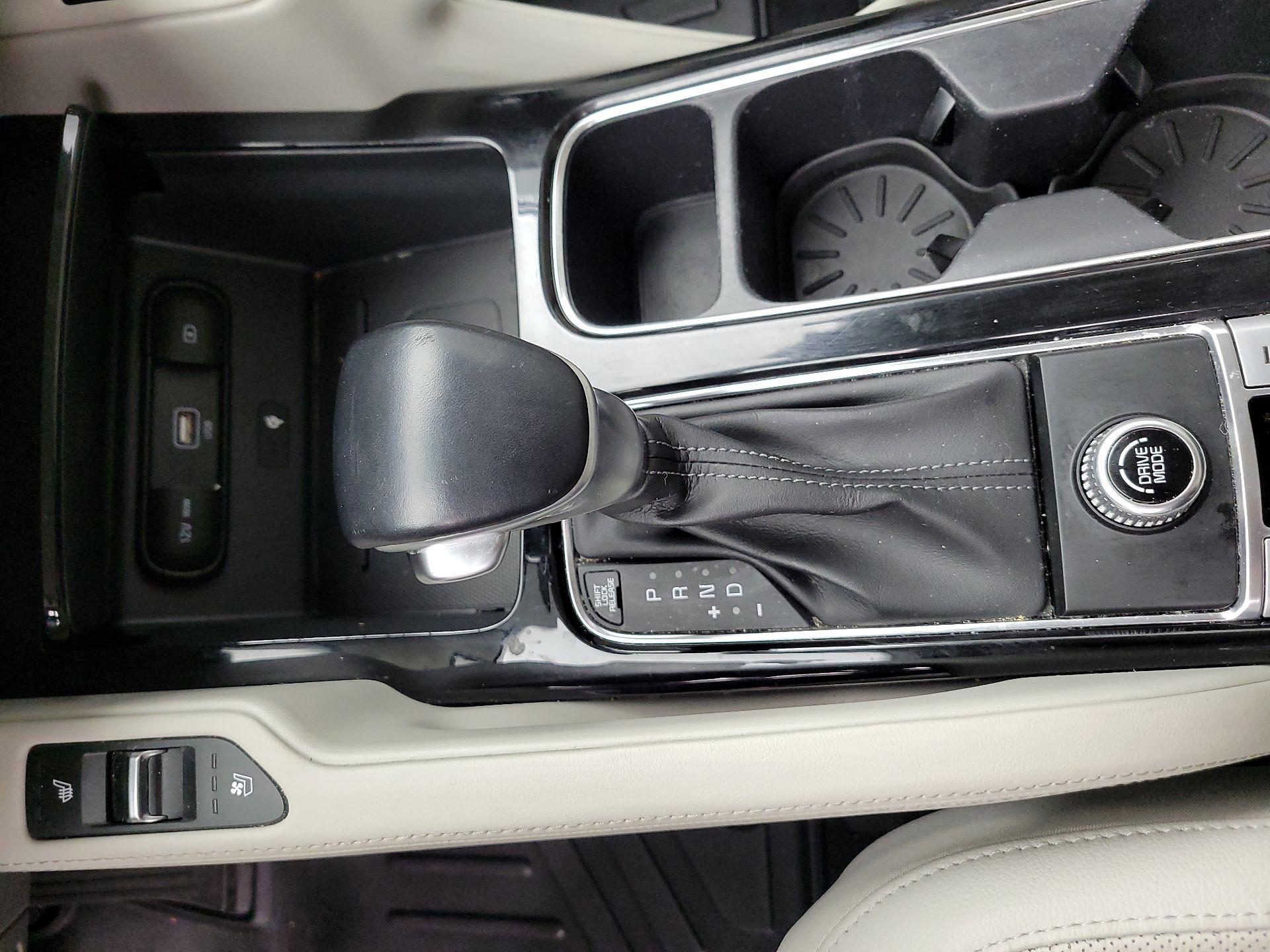 Thumbnail: 2021 Kia Telluride - 17