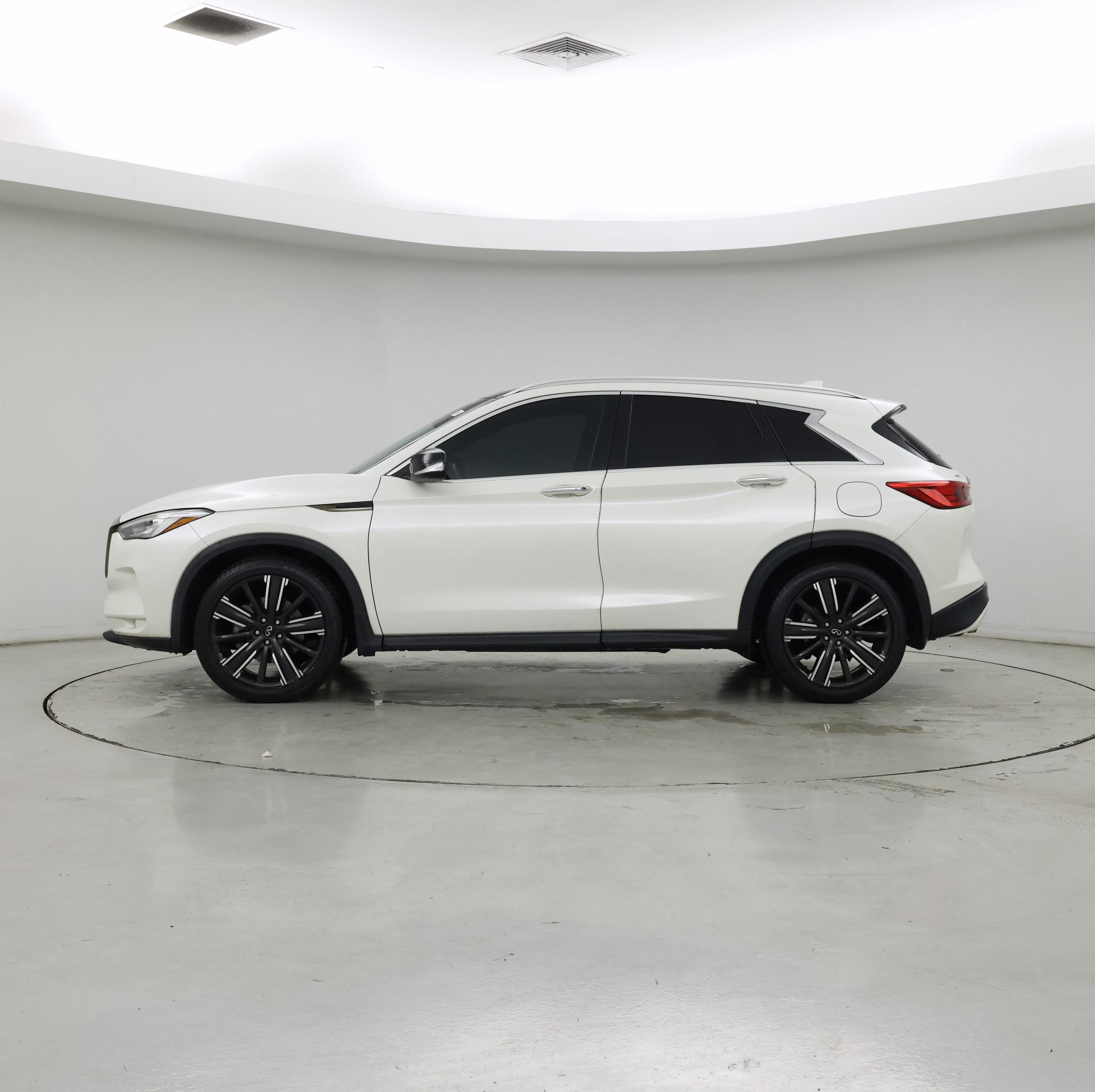 Thumbnail: 2021 INFINITI QX50 - 3