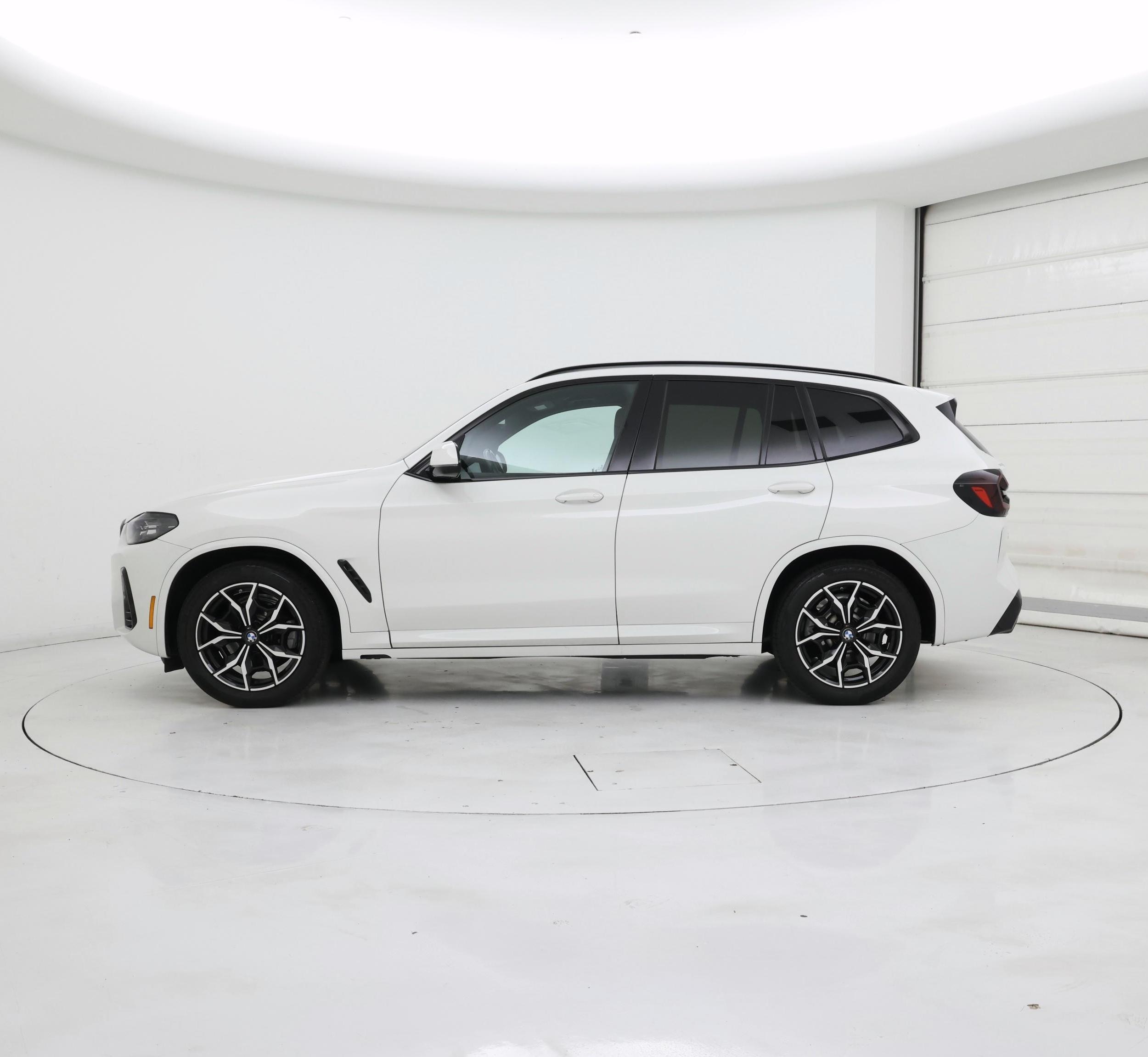 Thumbnail: 2023 BMW X3 - 3
