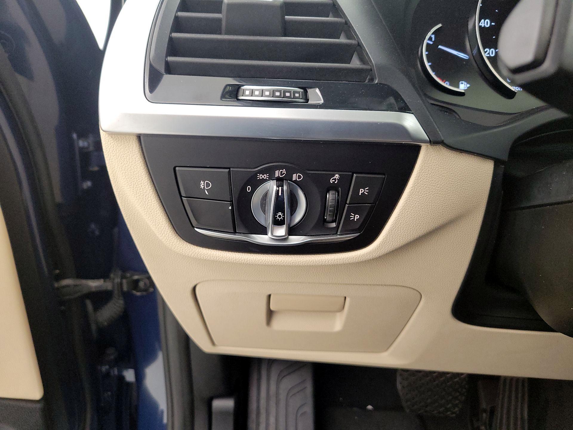 Thumbnail: 2021 BMW X3 - 13