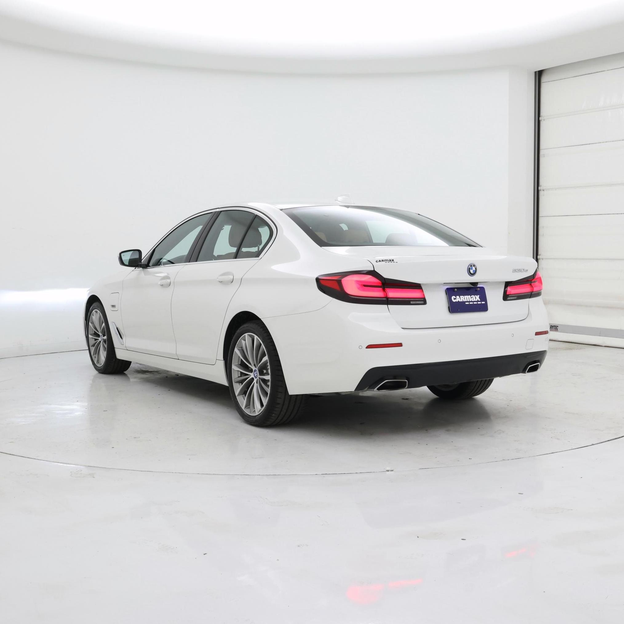 Thumbnail: 2023 BMW 5 Series - 2