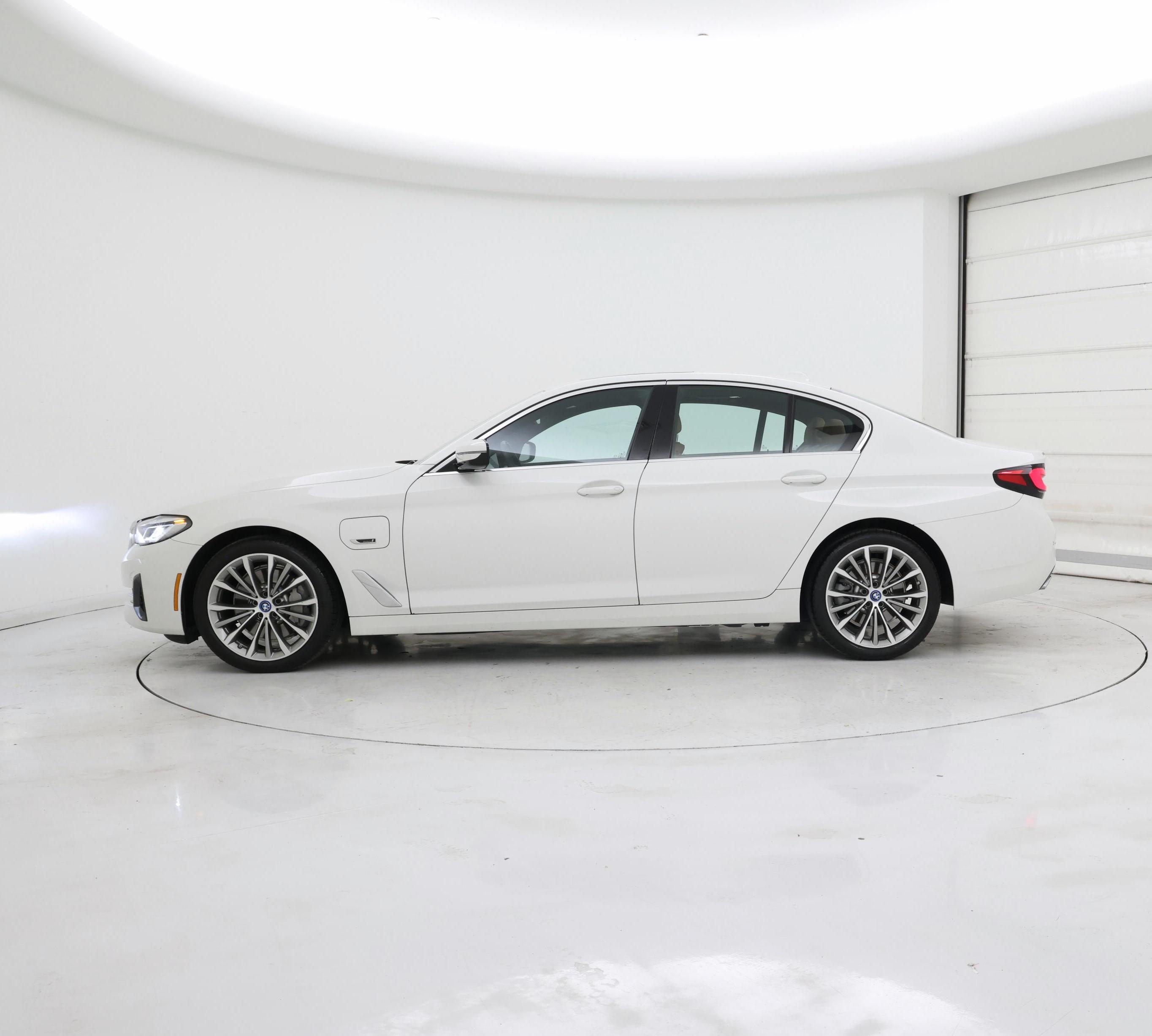 Thumbnail: 2023 BMW 5 Series - 3