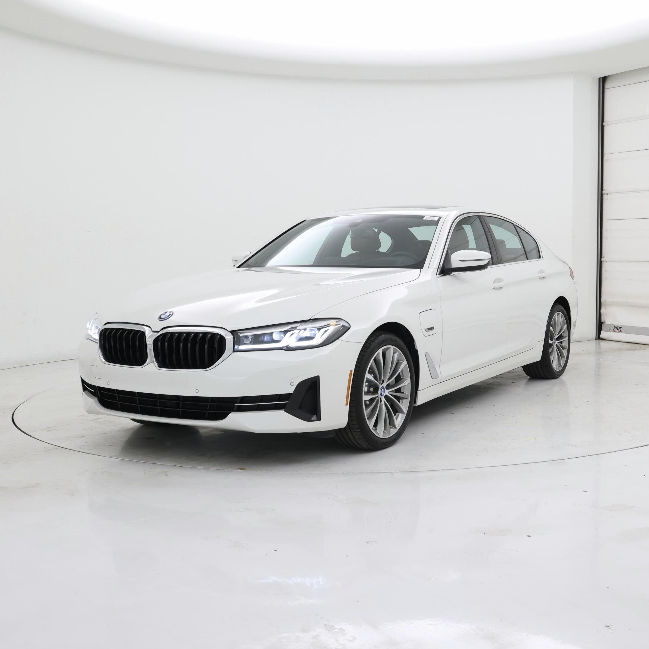 Thumbnail: 2023 BMW 5 Series - 4