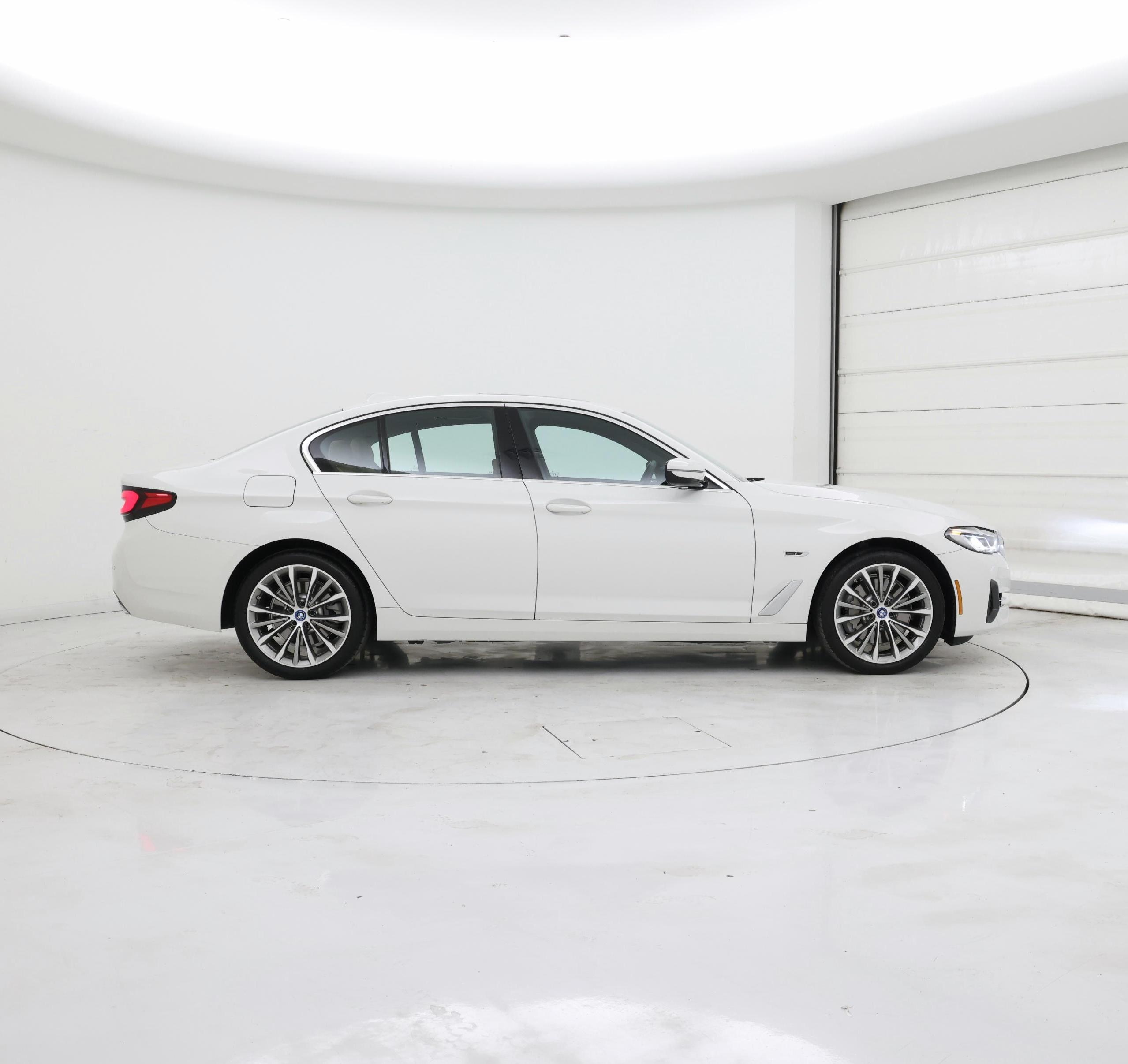 Thumbnail: 2023 BMW 5 Series - 7