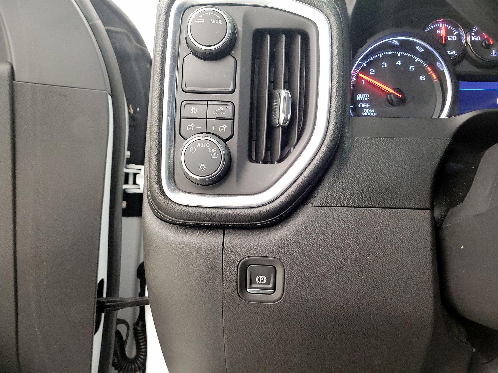 Thumbnail: 2020 Chevrolet Silverado 1500 - 13