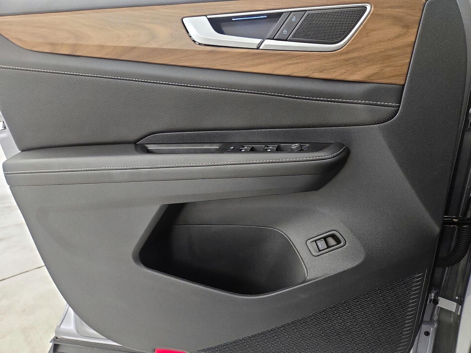 Thumbnail: 2024 Volkswagen Atlas - 12