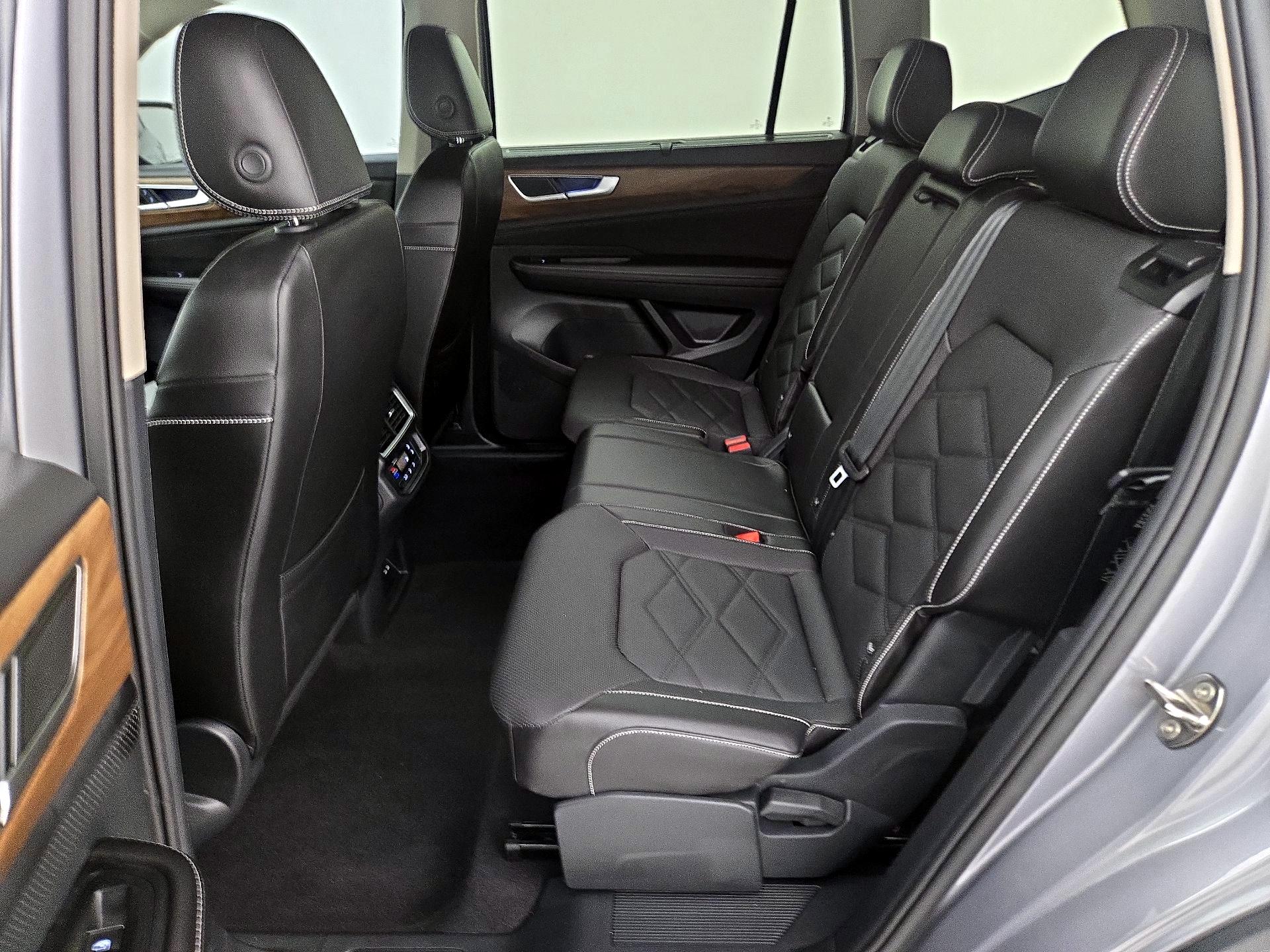 Thumbnail: 2024 Volkswagen Atlas - 19