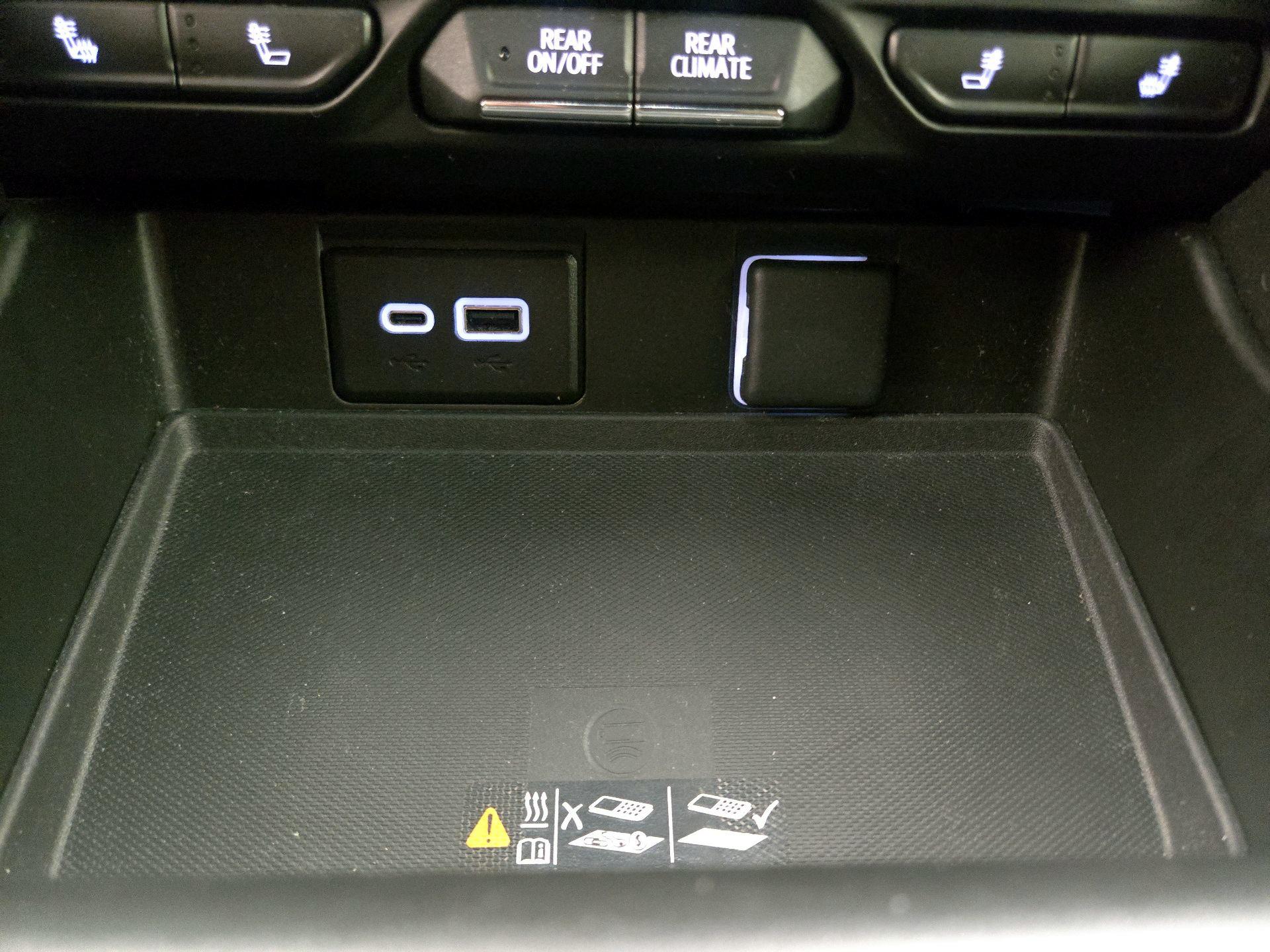 Thumbnail: 2023 Chevrolet Suburban - 18