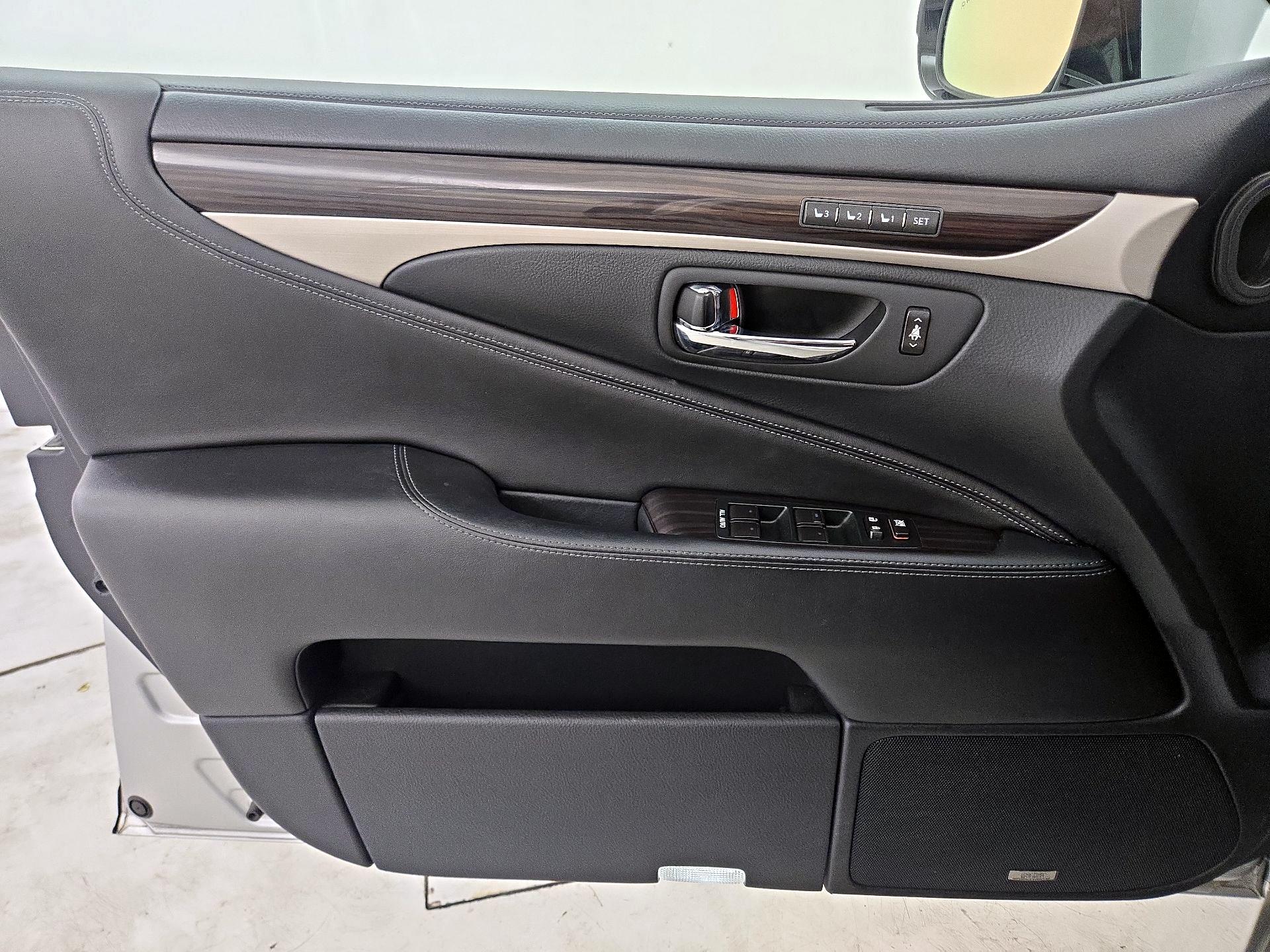 Thumbnail: 2016 Lexus LS - 12