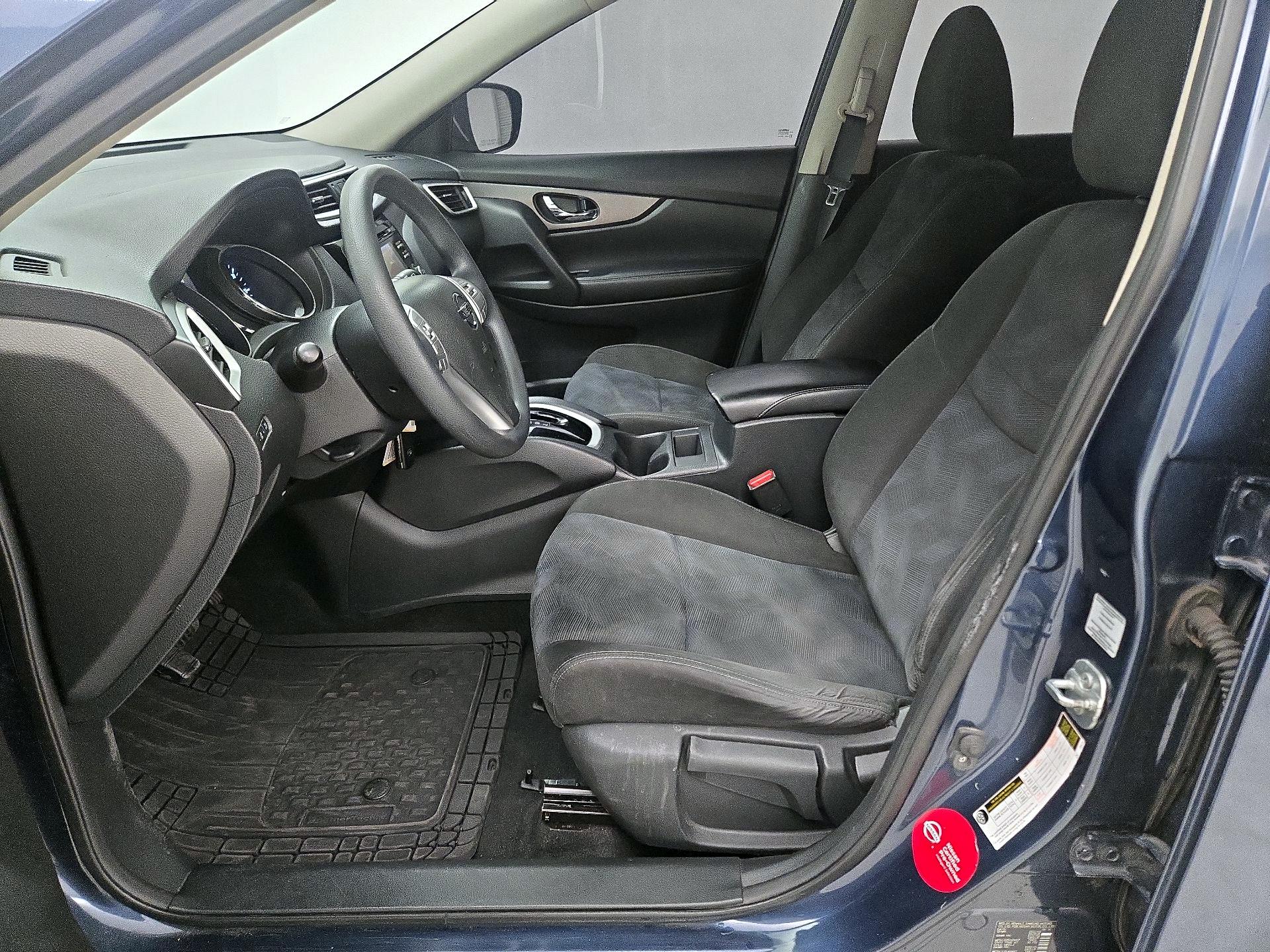 Thumbnail: 2015 Nissan Rogue - 11