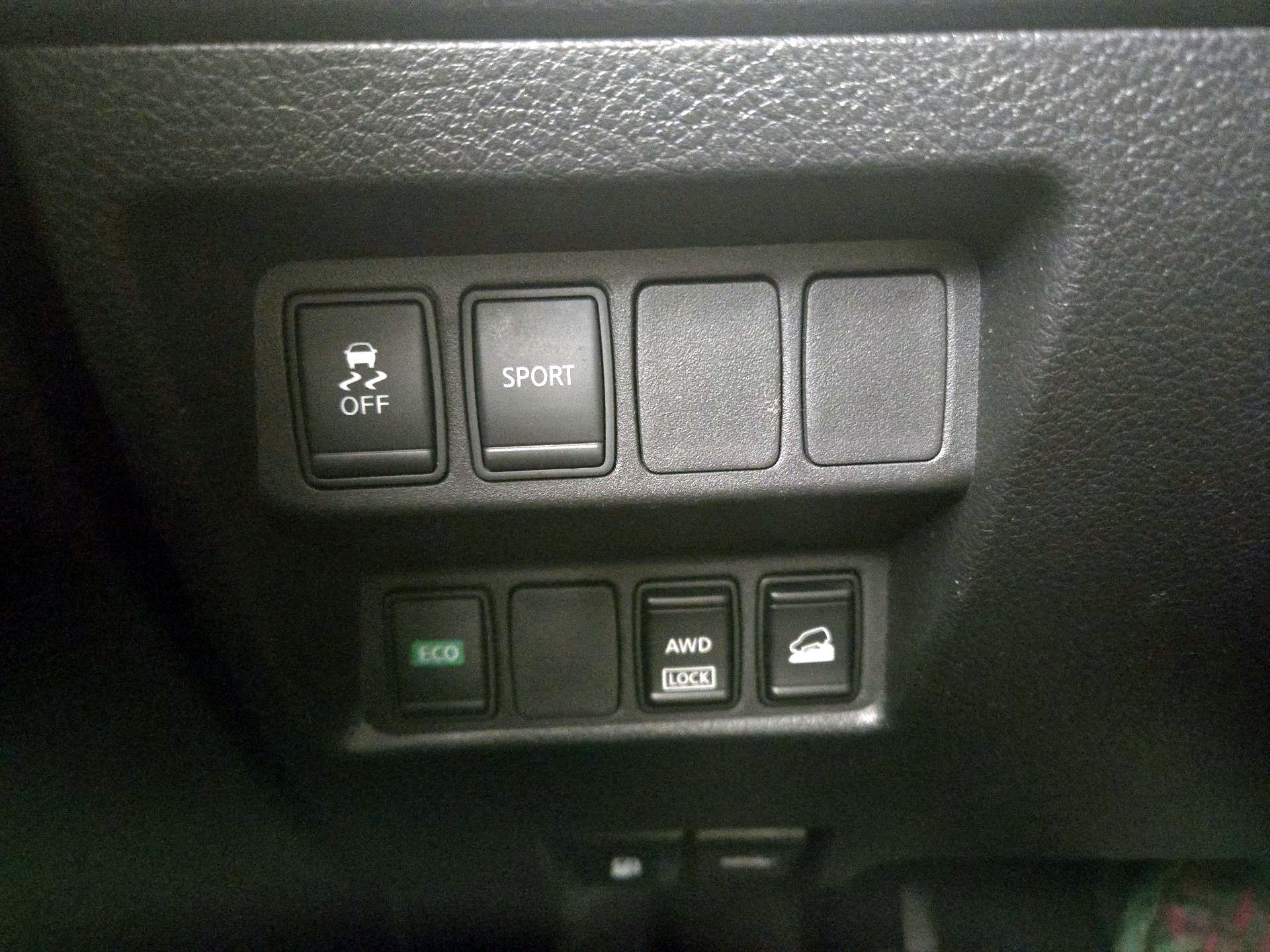 Thumbnail: 2015 Nissan Rogue - 13