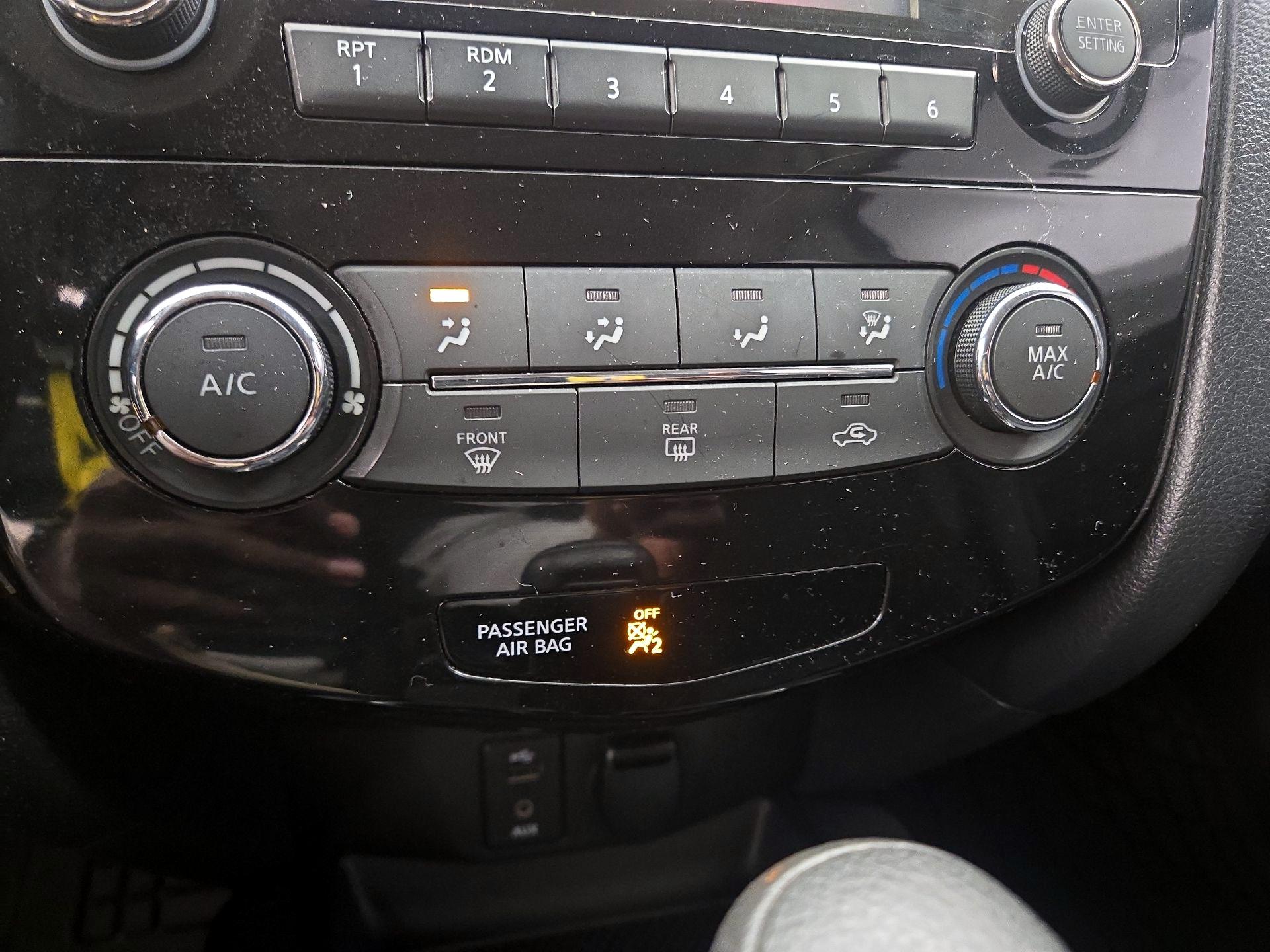 Thumbnail: 2015 Nissan Rogue - 16