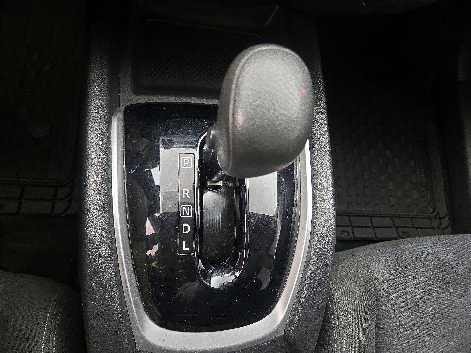 Thumbnail: 2015 Nissan Rogue - 17