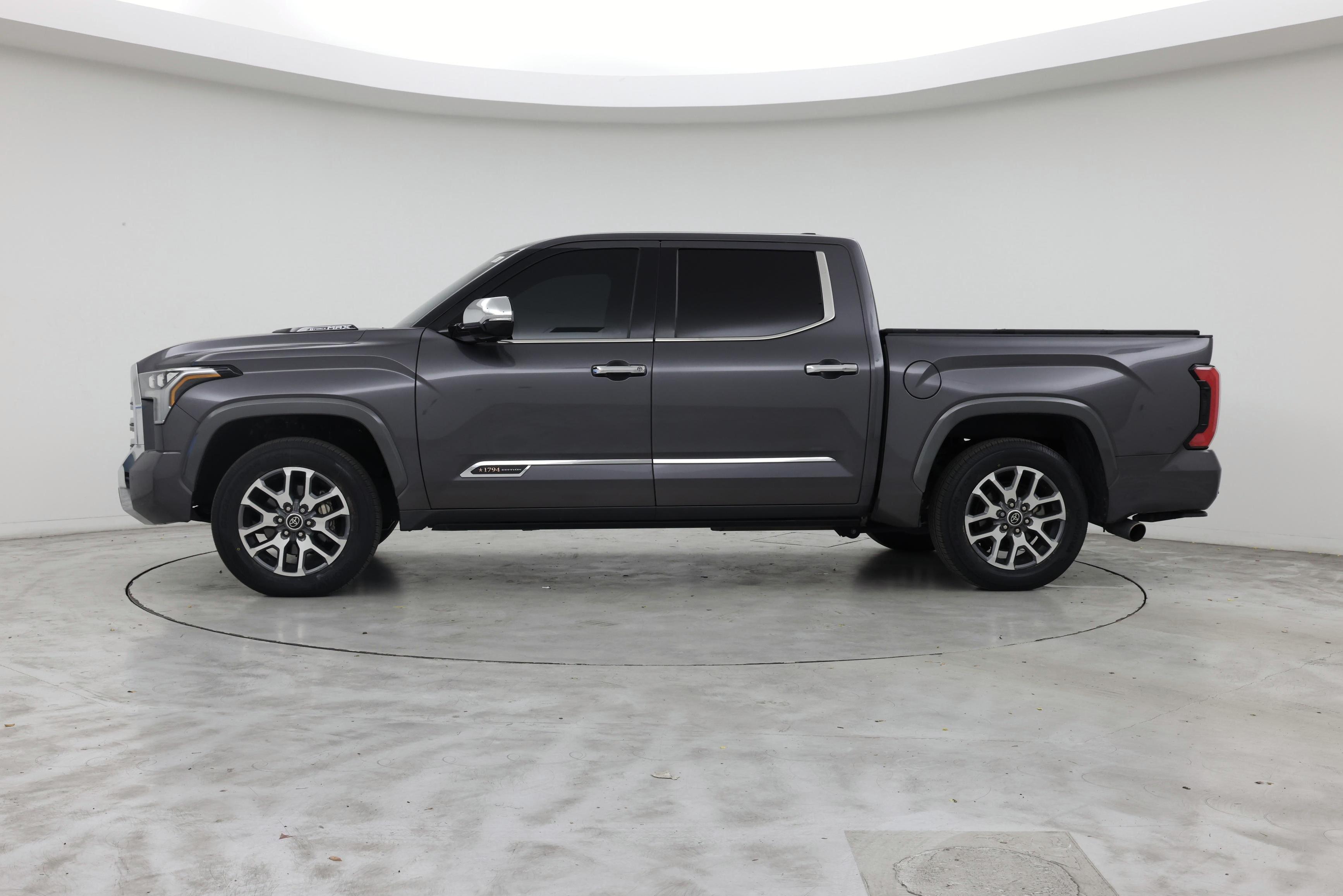 Thumbnail: 2022 Toyota Tundra - 3