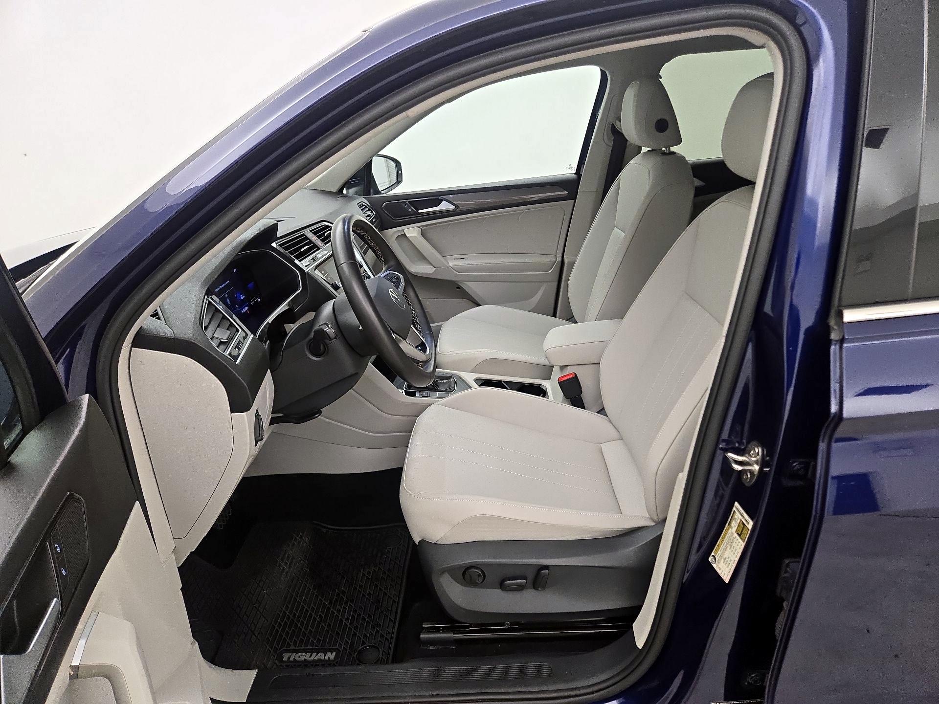 Thumbnail: 2023 Volkswagen Tiguan - 11