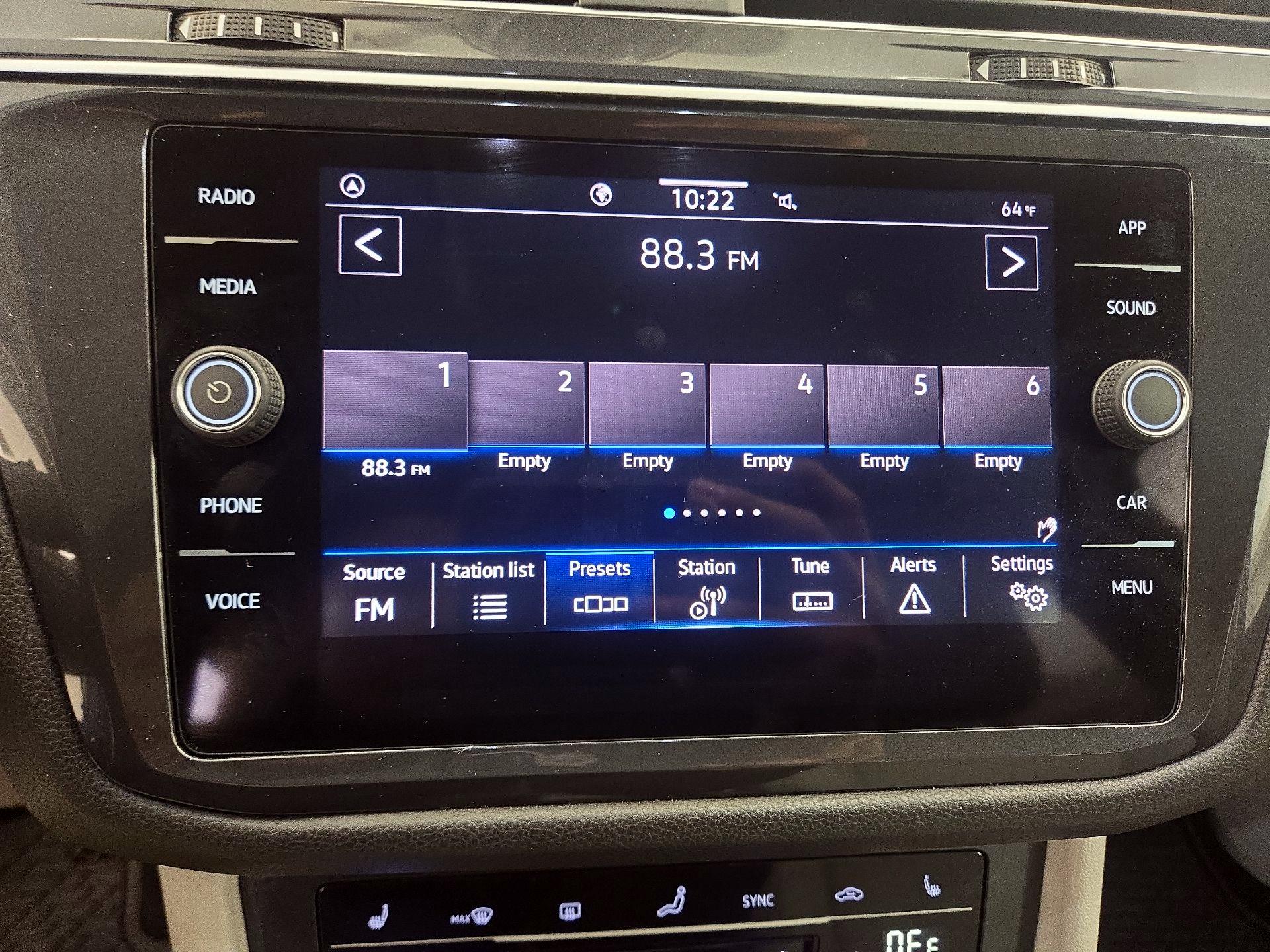 Thumbnail: 2023 Volkswagen Tiguan - 15