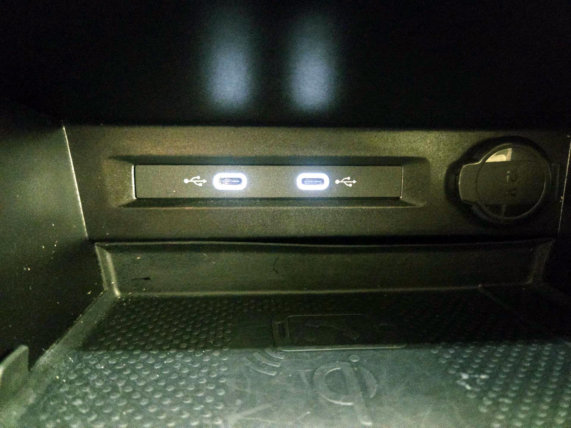 Thumbnail: 2023 Volkswagen Tiguan - 18