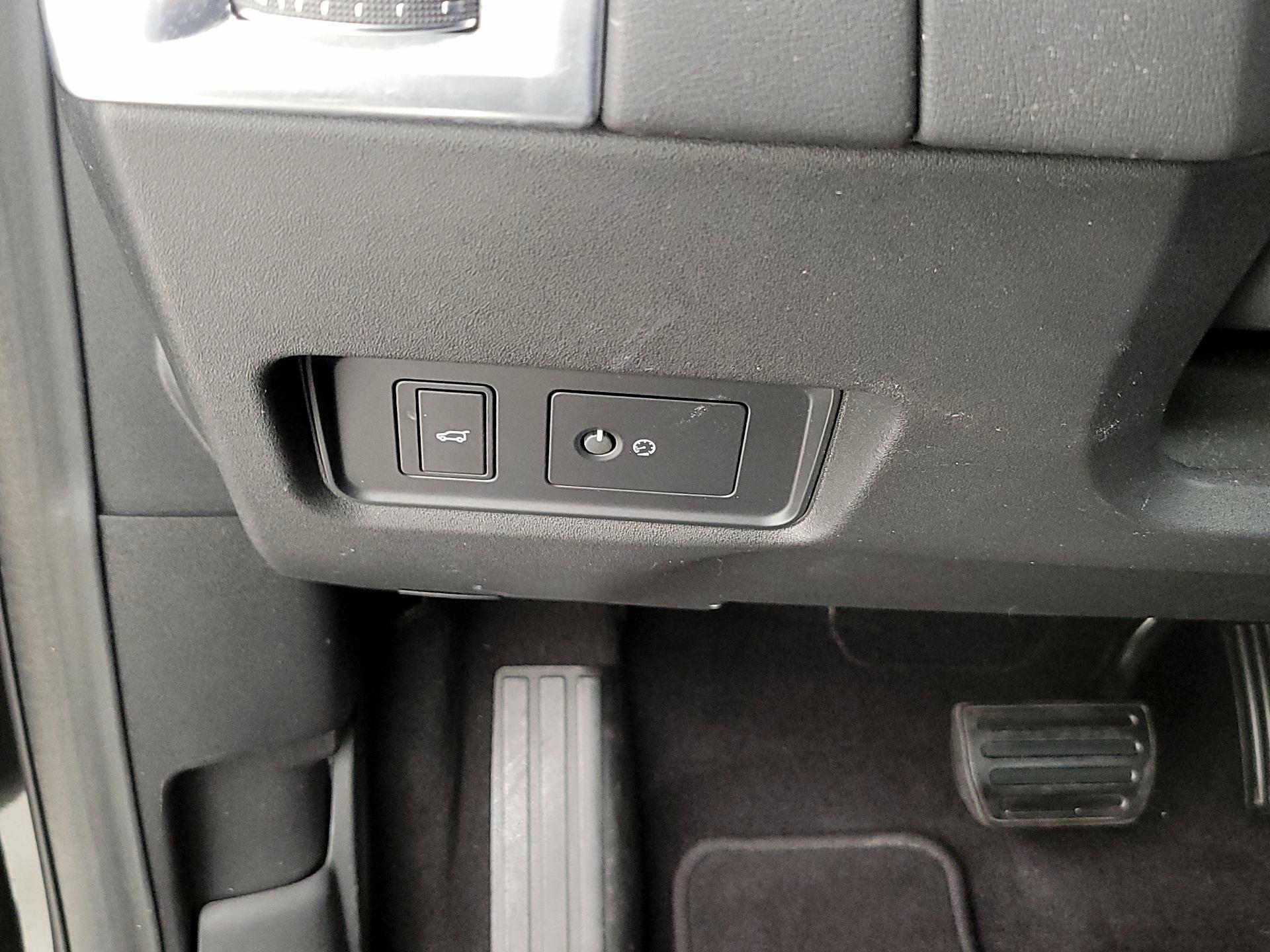 Thumbnail: 2022 Jaguar E-Pace - 13